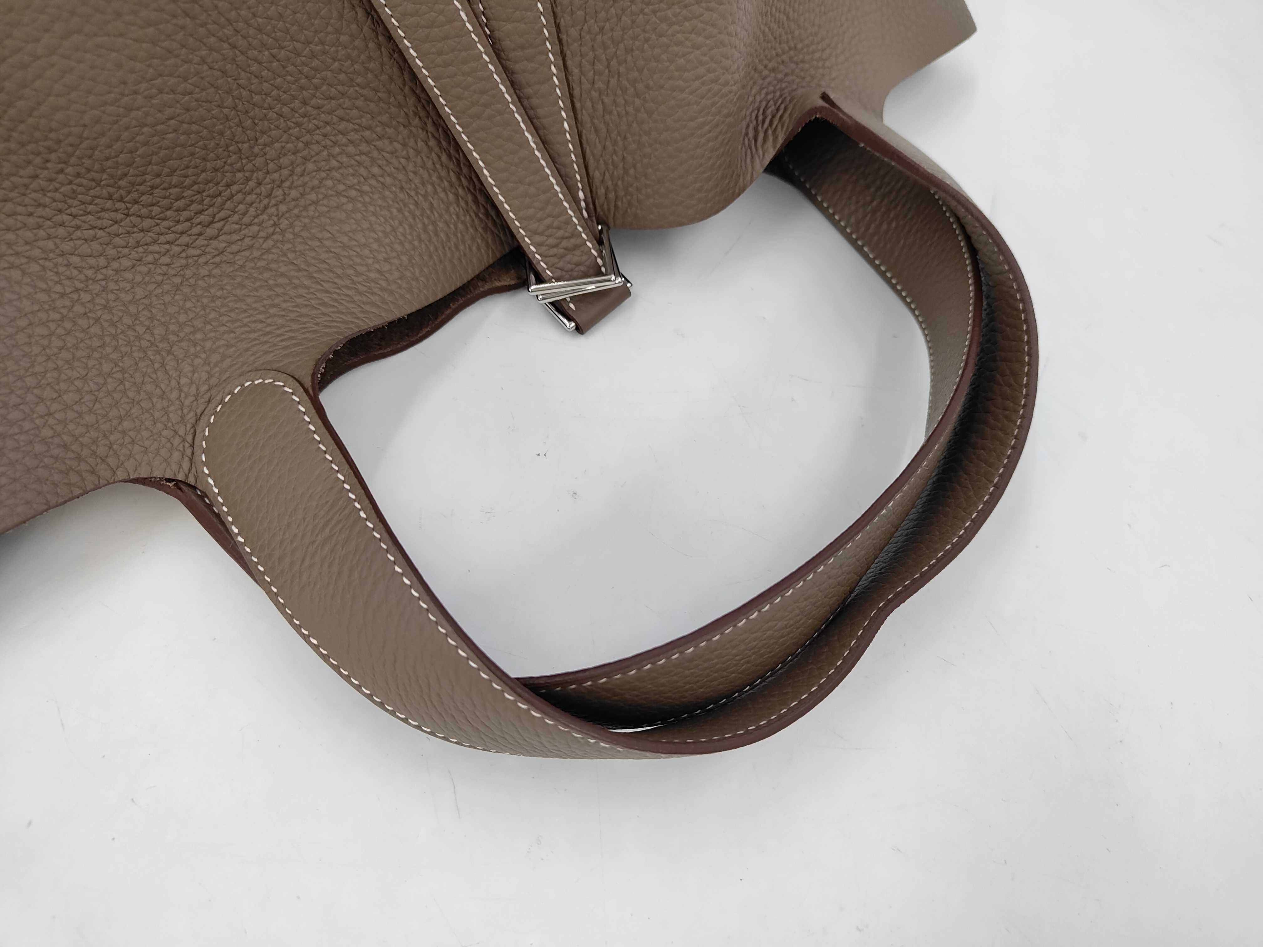Picotin Lock GM Taurillon Clemence Etoupe SS W stamp handbag — view 3