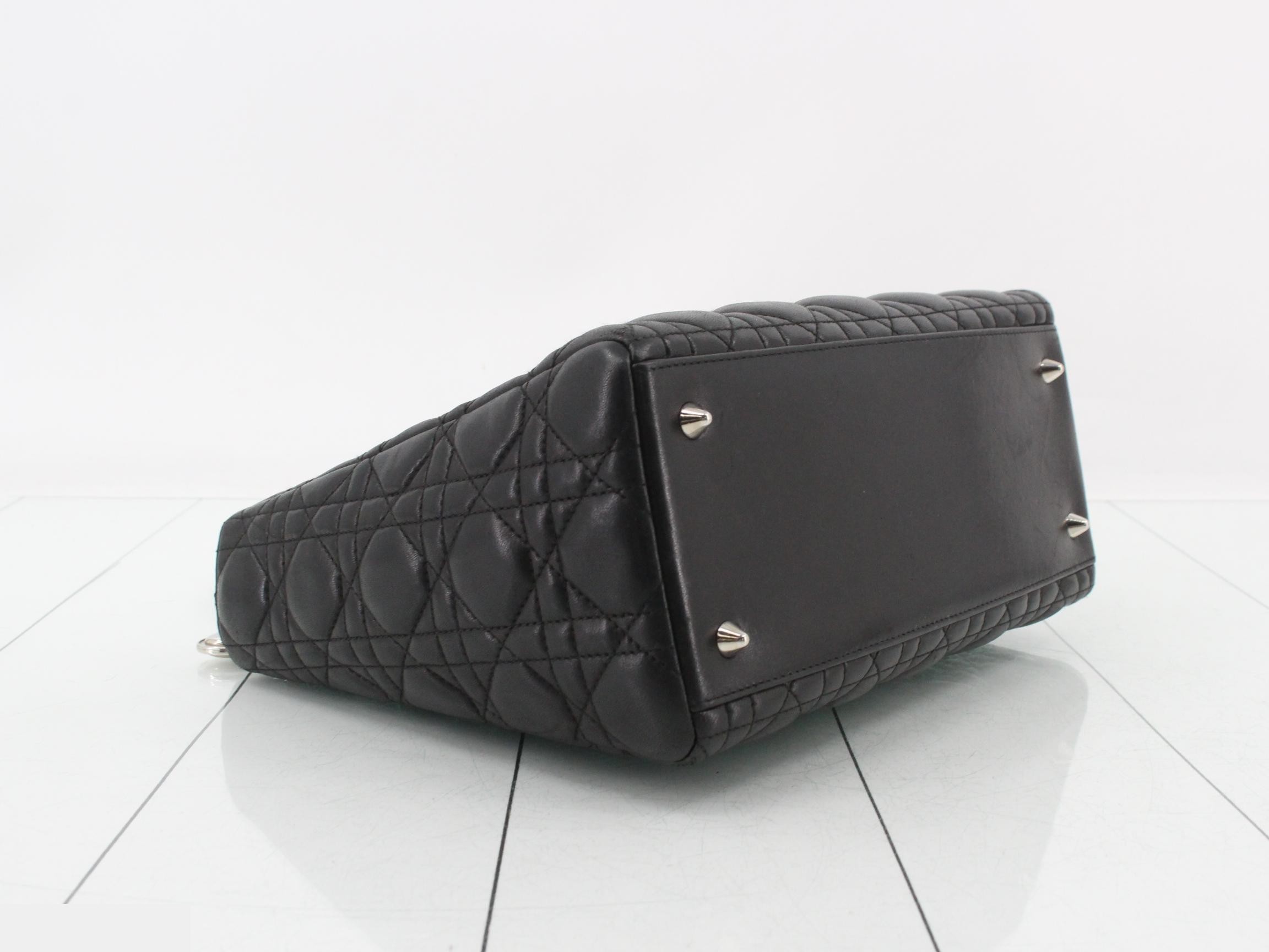 Lady Dior Medium Cannage Lambskin Black 25 x 20 x 12 cm — view 5