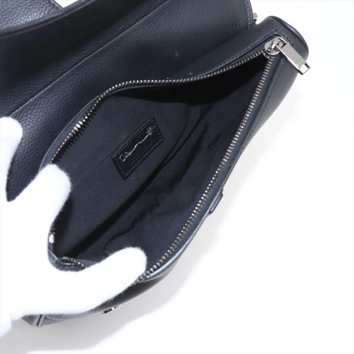 x Cactus Jack Saddle Leather Body Bag Black — view 6
