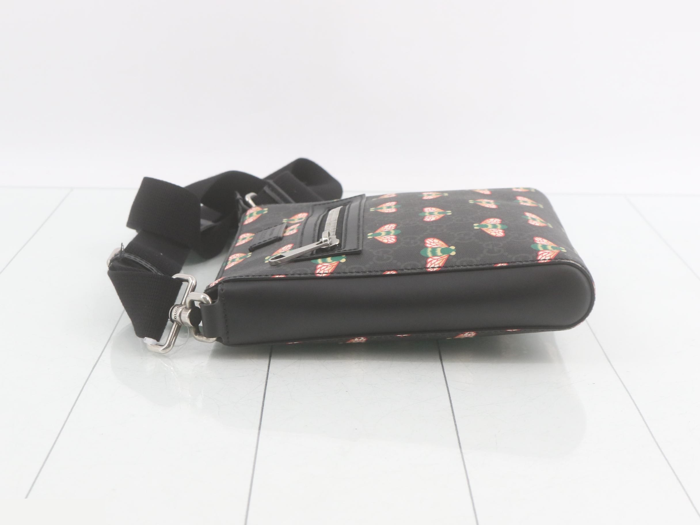 681021 Bestiary Messenger Bag Bee — view 4
