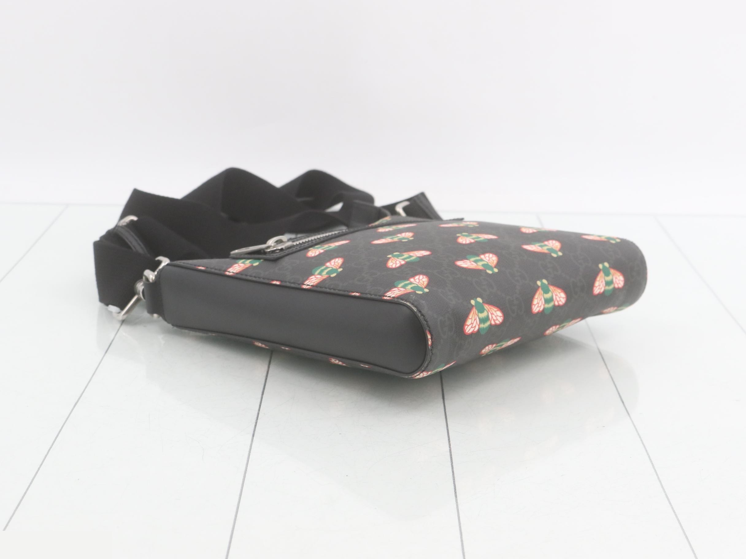 681021 Bestiary Messenger Bag Bee — view 5
