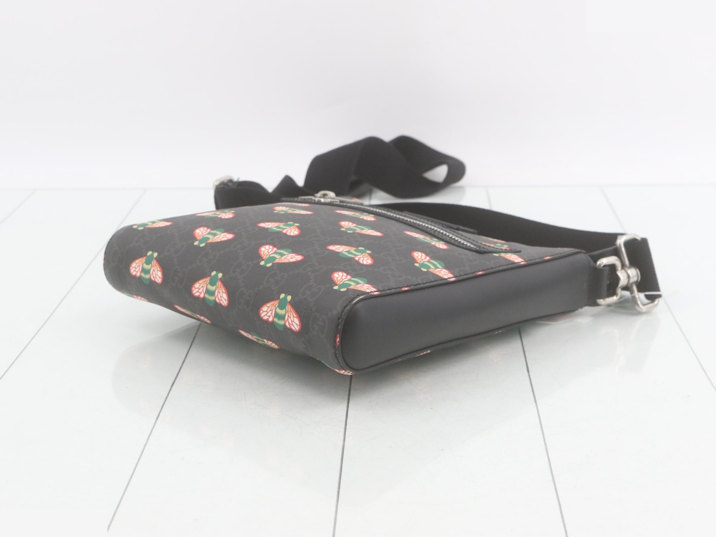 681021 Bestiary Messenger Bag Bee — view 6