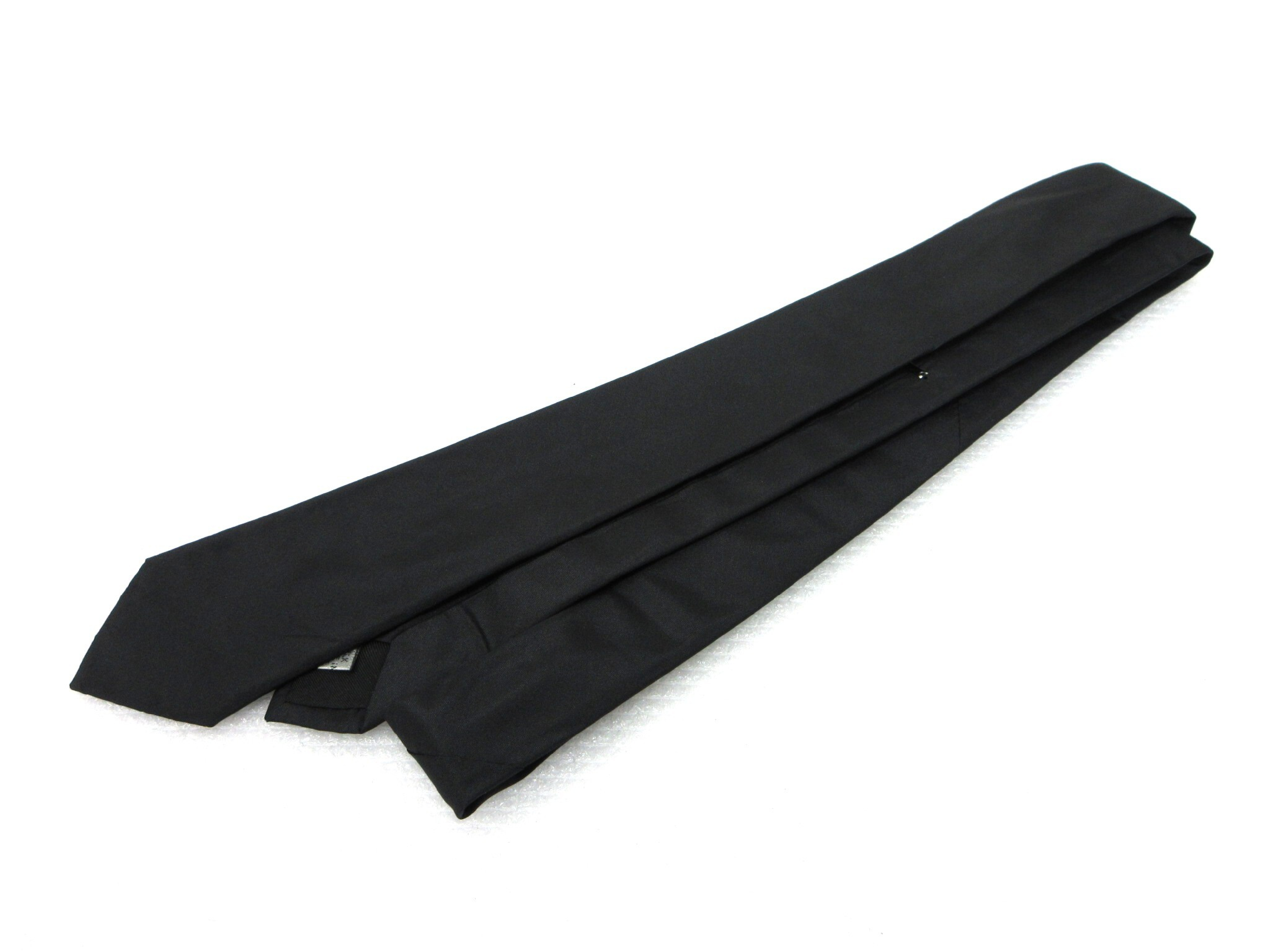 silk tie, black, other accessories.