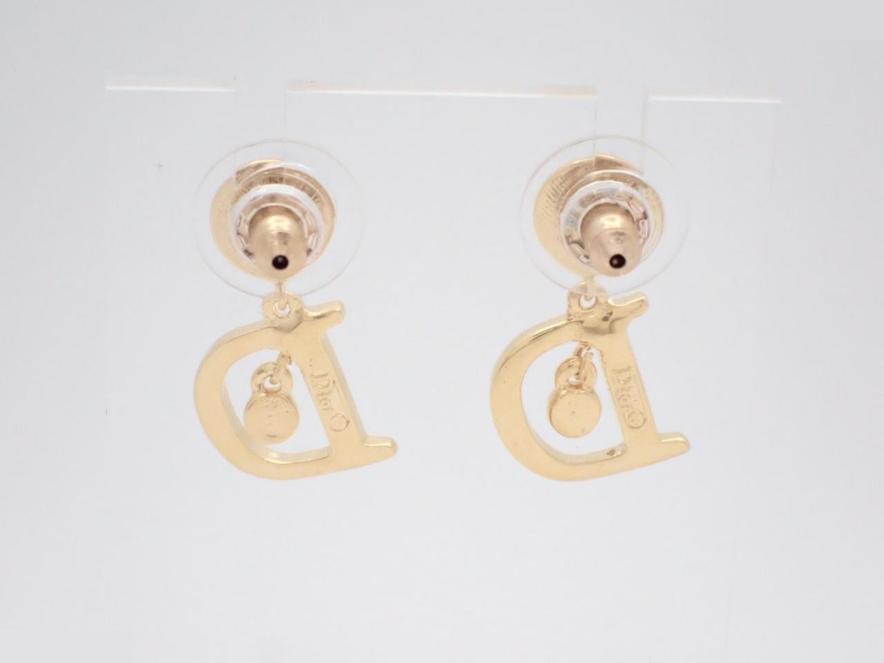 Other lines: Precious metals and earrings — view 2