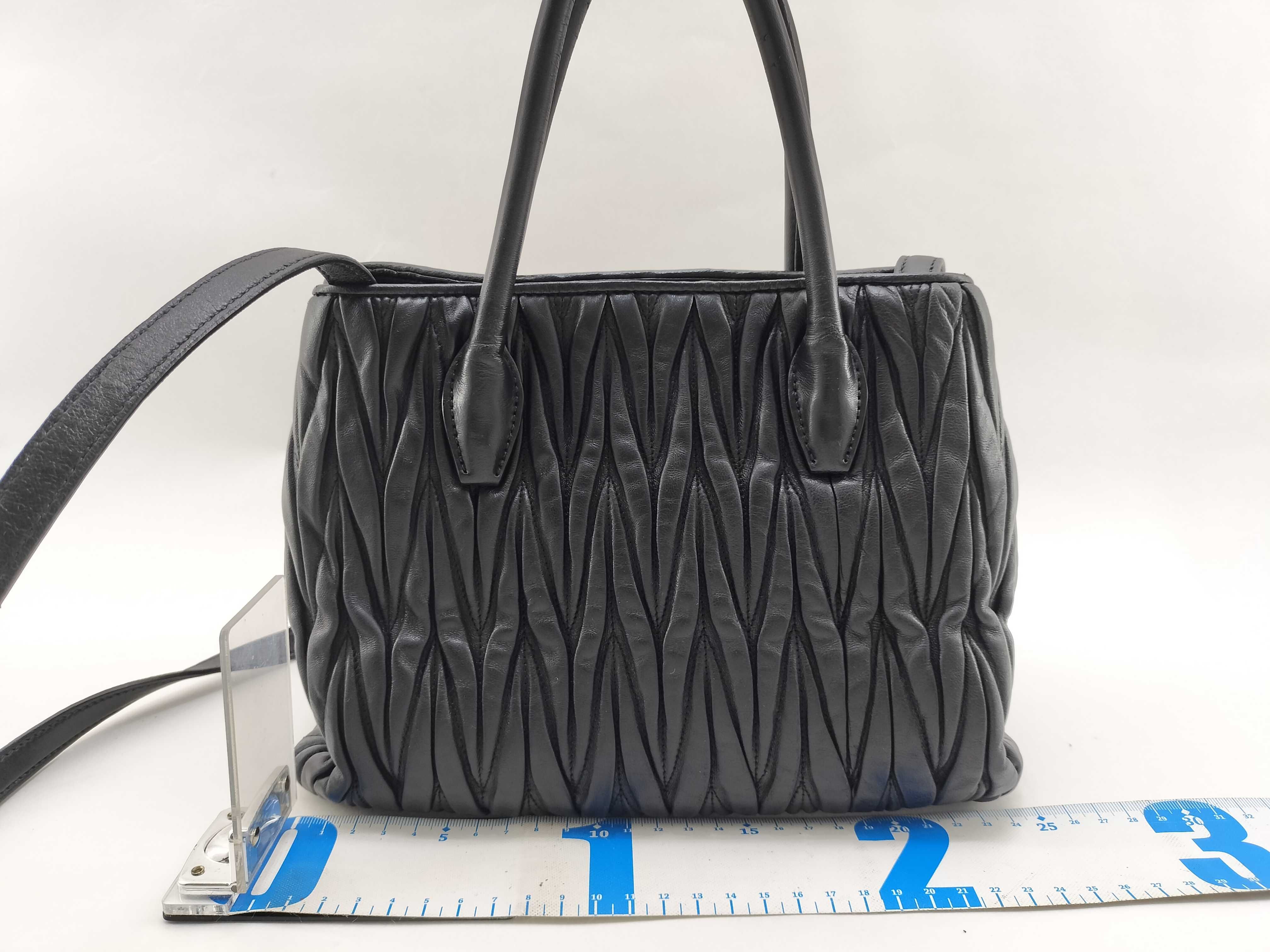Matelassé Leather Handbag Shoulder Bag Black Serial Handbag — view 2