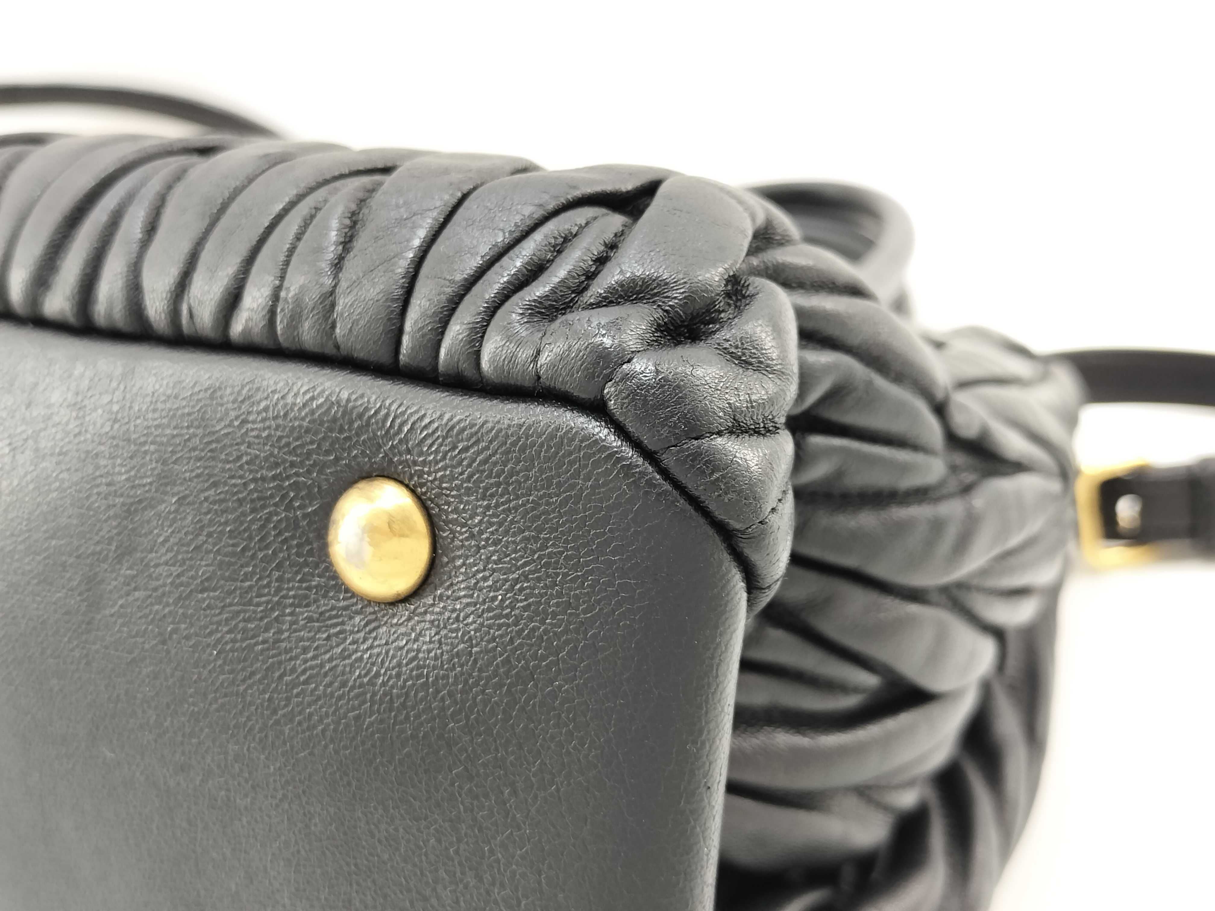 Matelassé Leather Handbag Shoulder Bag Black Serial Handbag — view 5