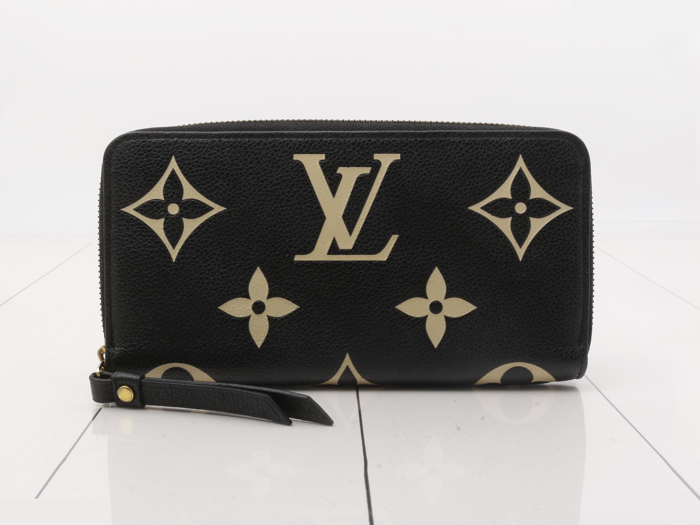 M80481 Zippy Wallet Round Zipper Long Wallet