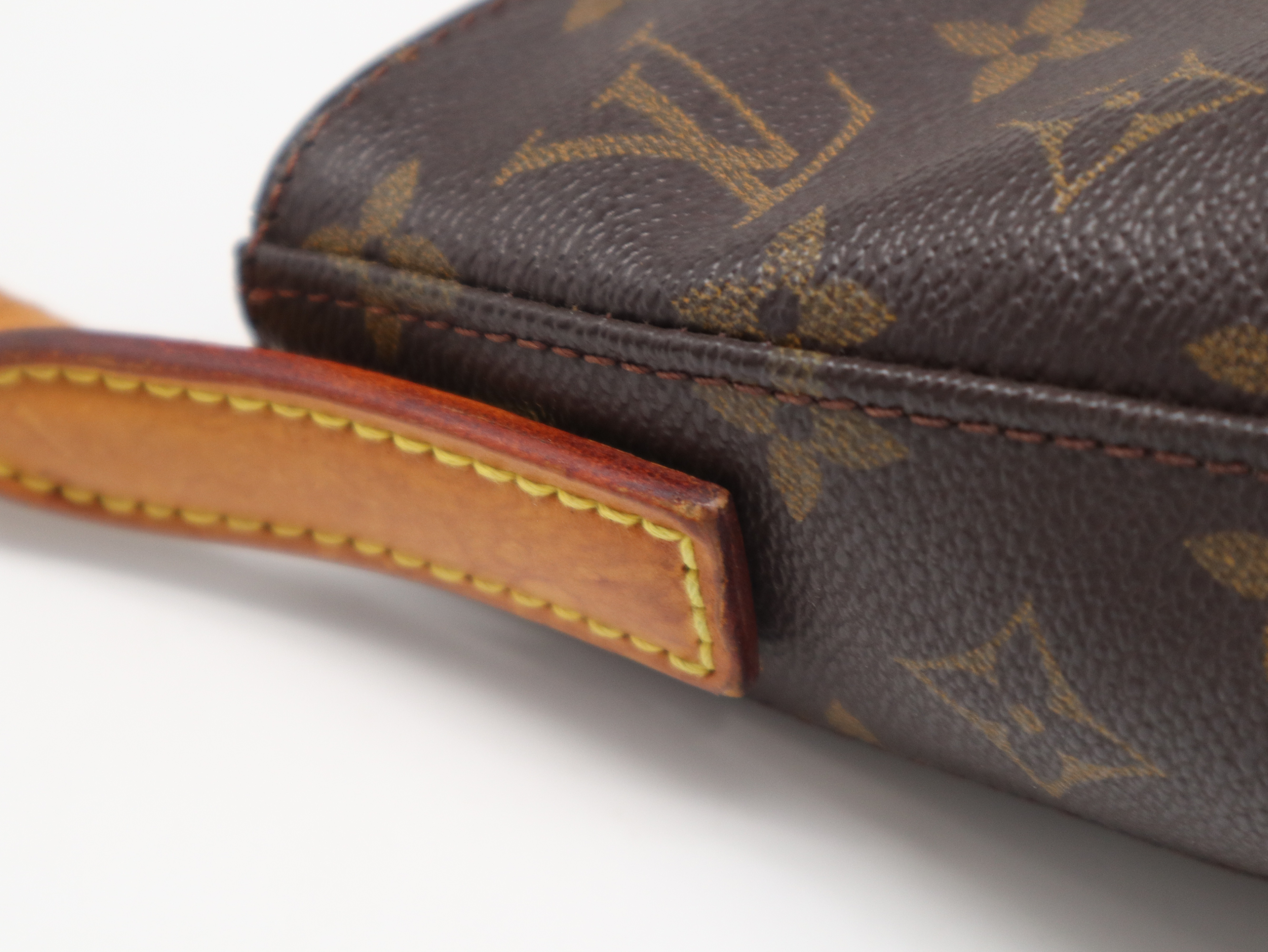 M51145 Monogram Looping GM Shoulder Bag — view 8
