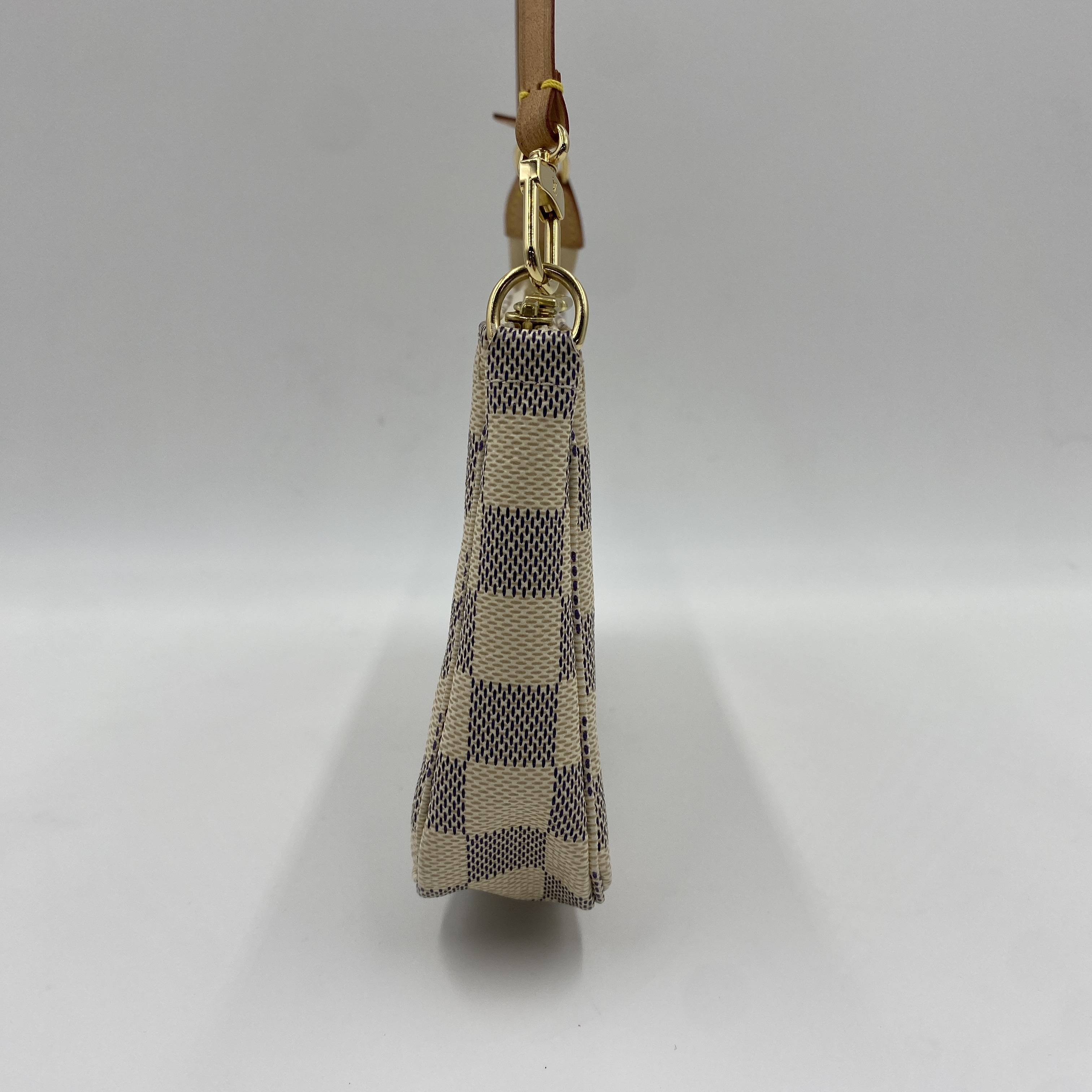 Pochette Accessoires (old model) Shoulder bag with dust bag and box. — view 5