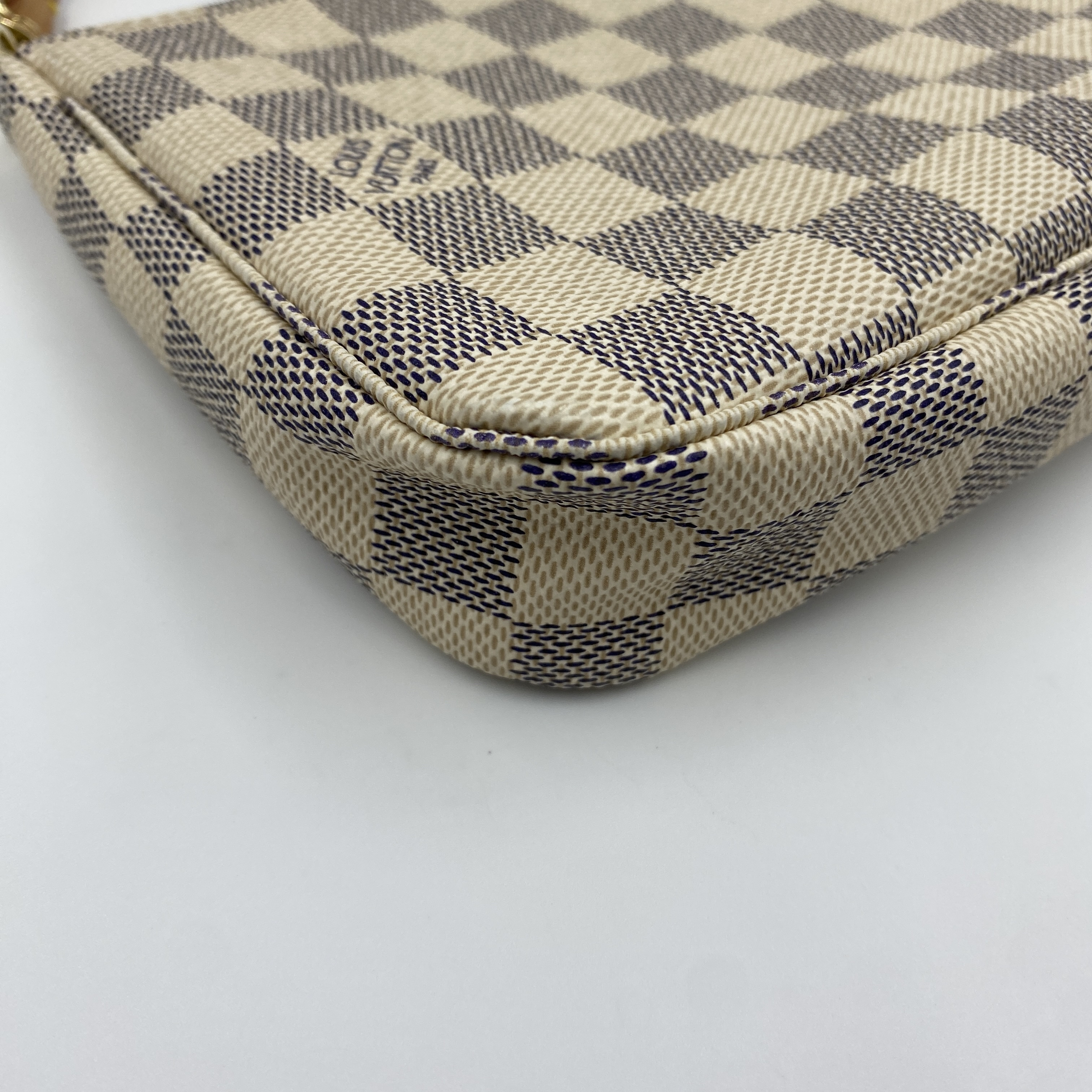 Pochette Accessoires (old model) Shoulder bag with dust bag and box. — view 7