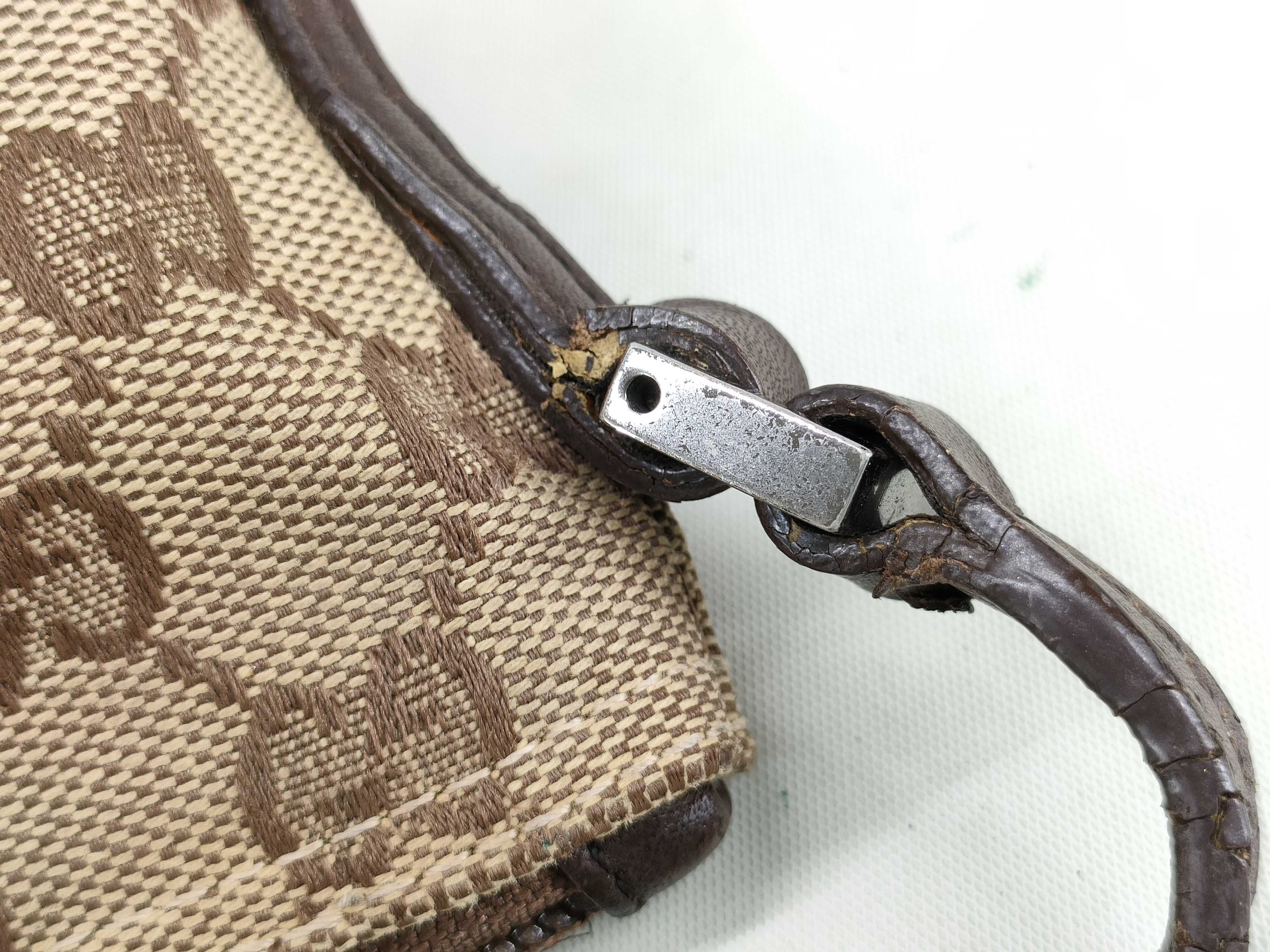 GG Canvas Gucci Supreme Canvas Accessory Pouch Handbag — view 7