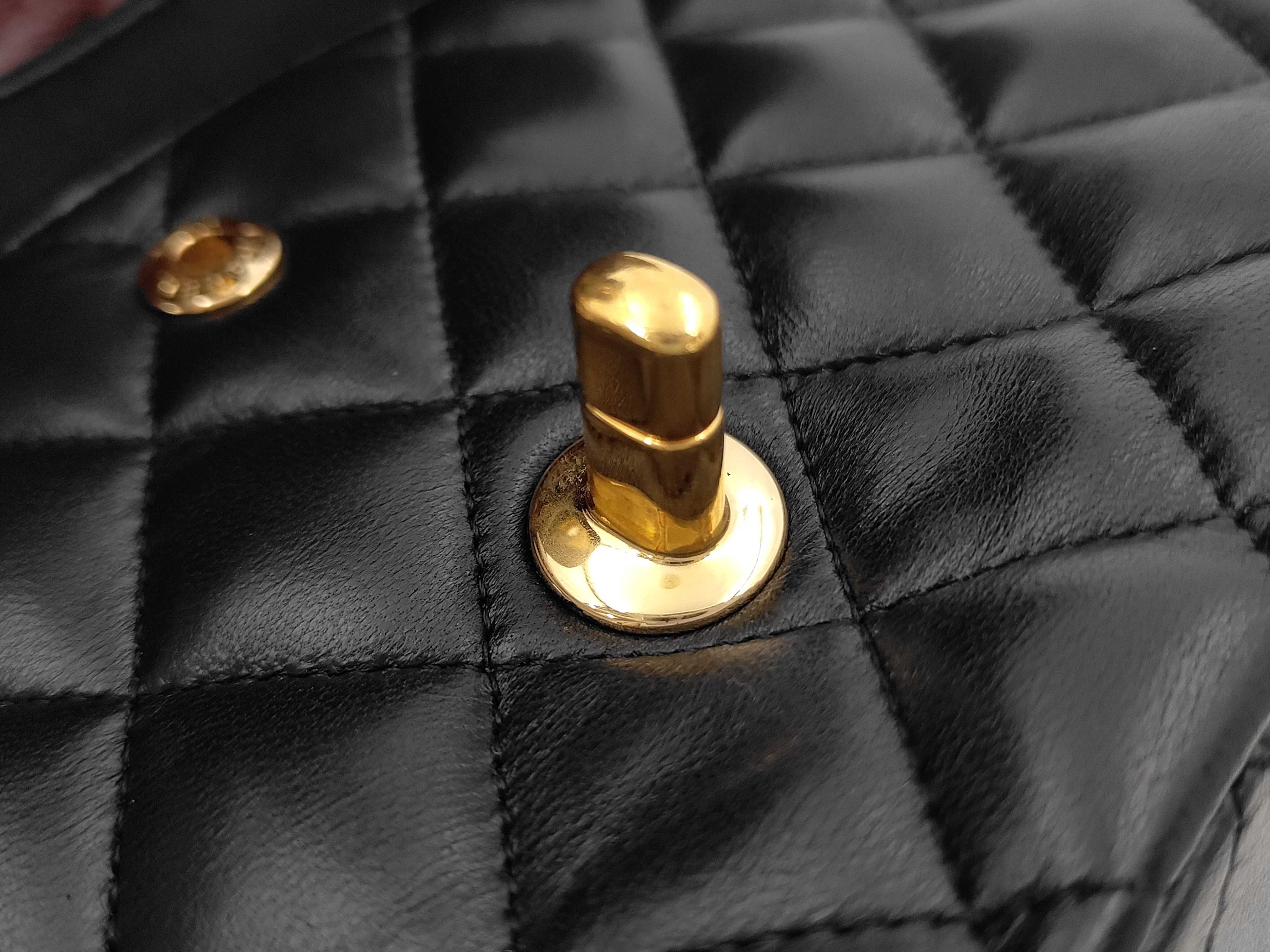 Double Flap CF Medium Chain Bag Black Gold Buckle Shoulder Bag — view 11