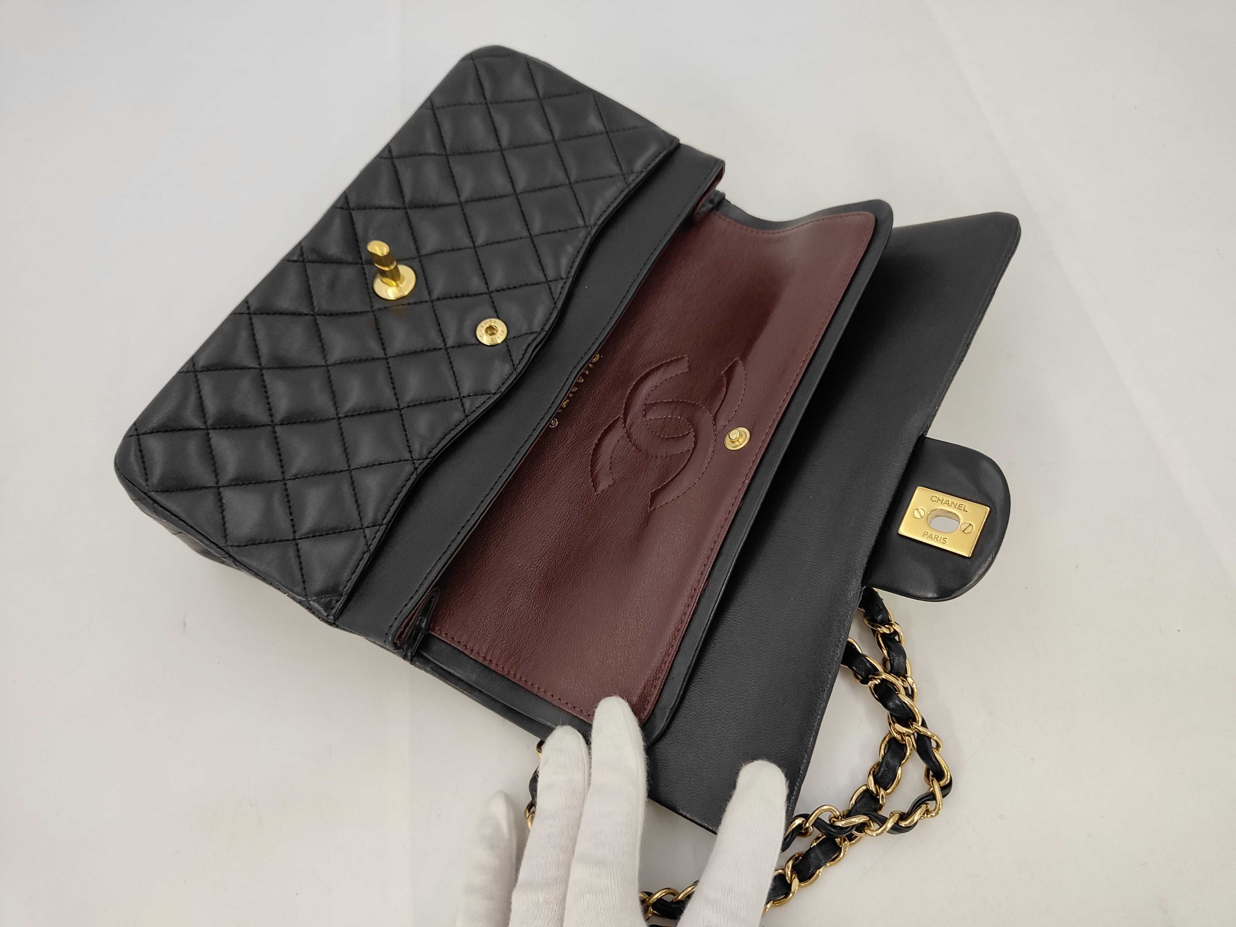 Double Flap CF Medium Chain Bag Black Gold Buckle Shoulder Bag — view 8
