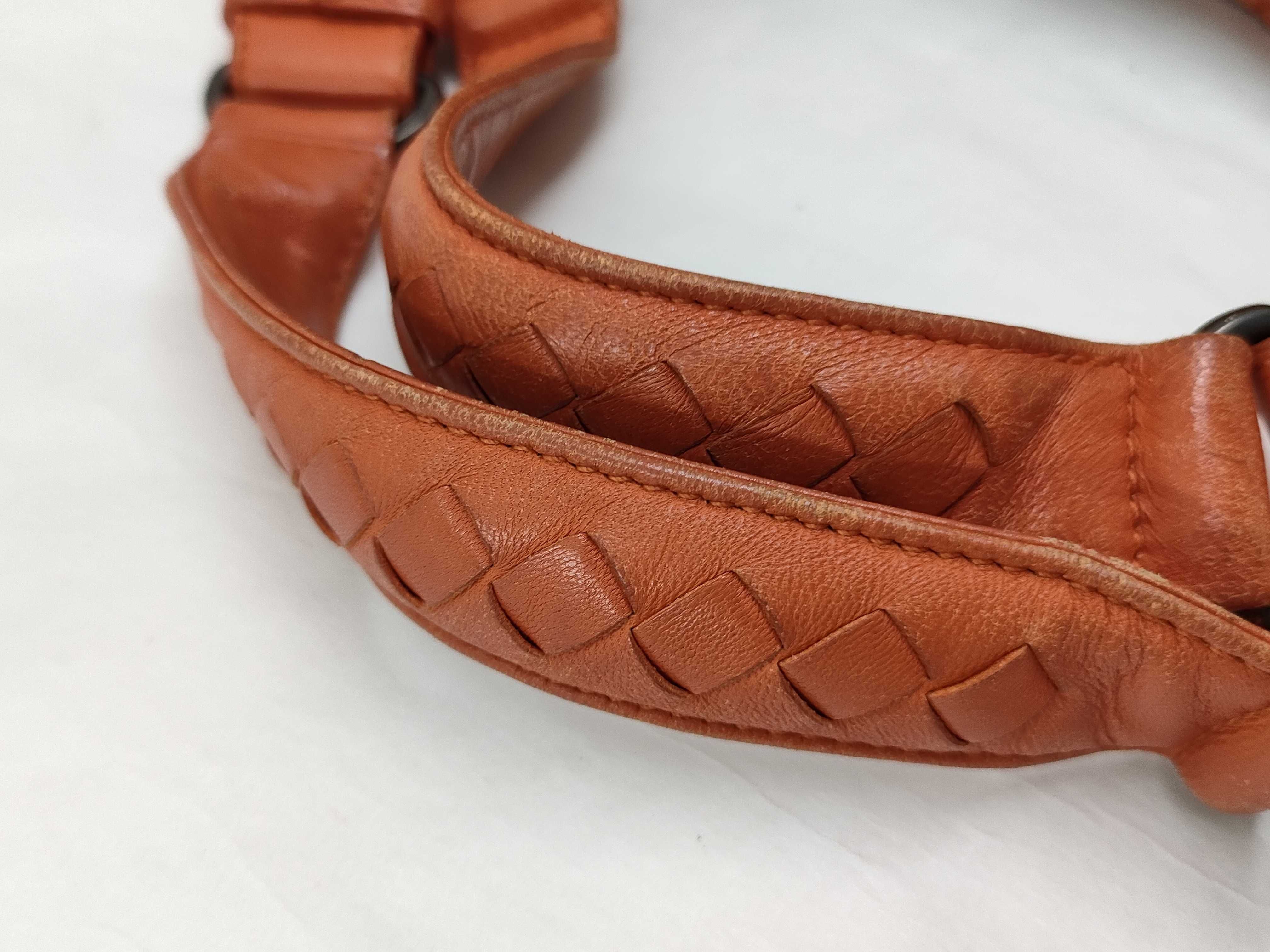 Intrecciato Medium Campana Orange Handbag — view 4