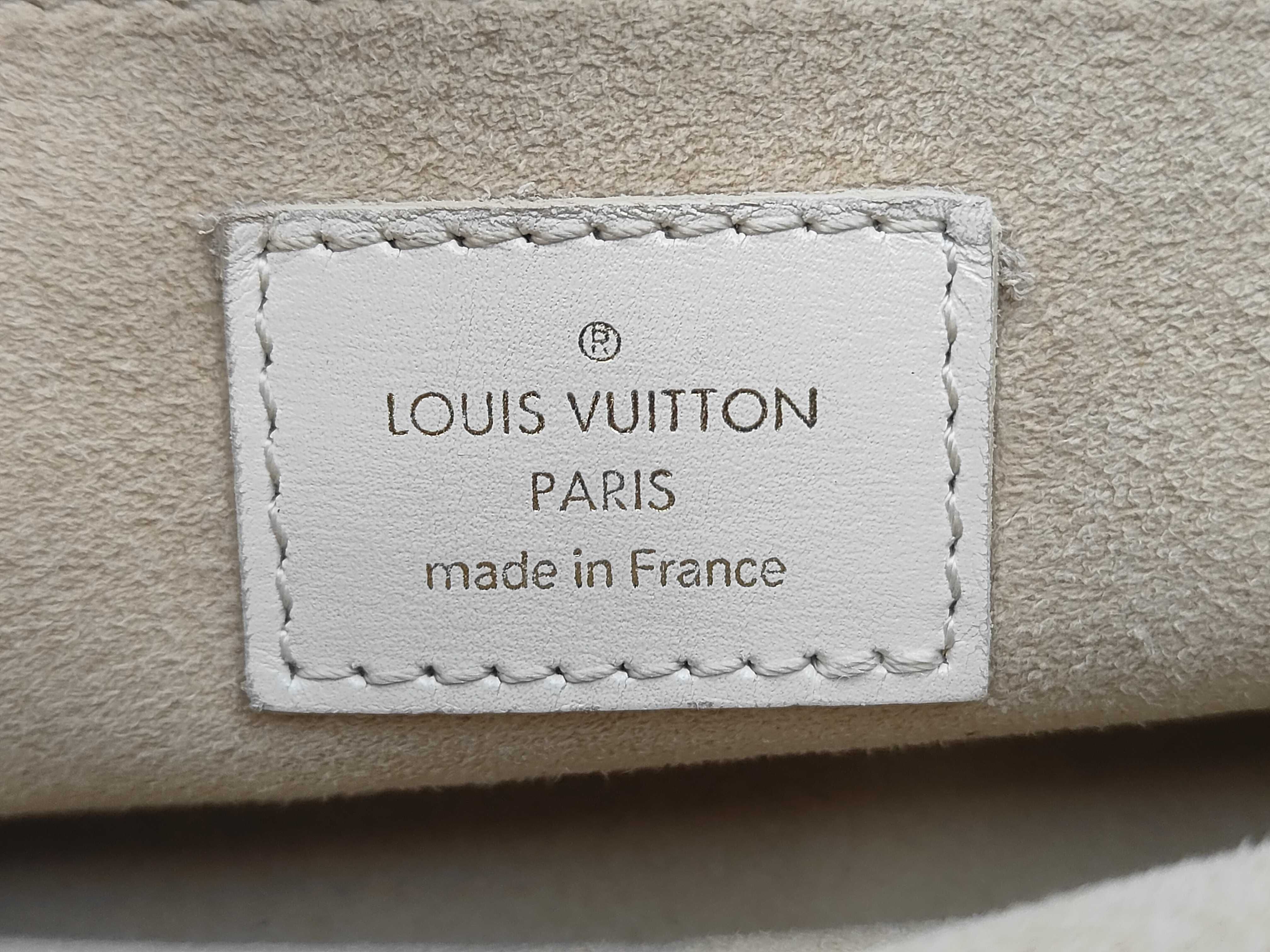 Monogram Mini Lin Trapeze PM M40059 Handbag — view 9