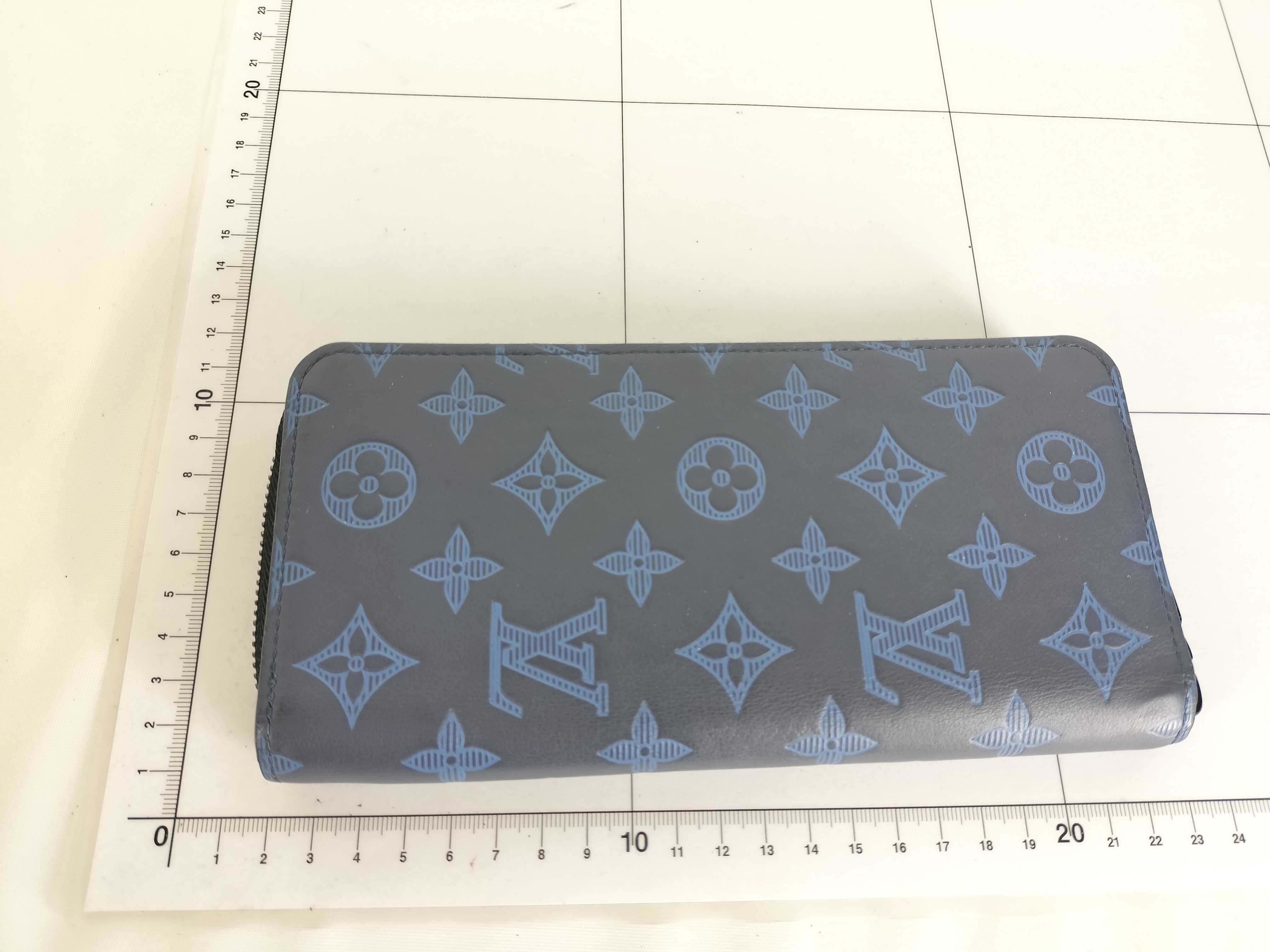 Monogram M80423 Monogram Shadow Zippy Wallet Vertical — view 12