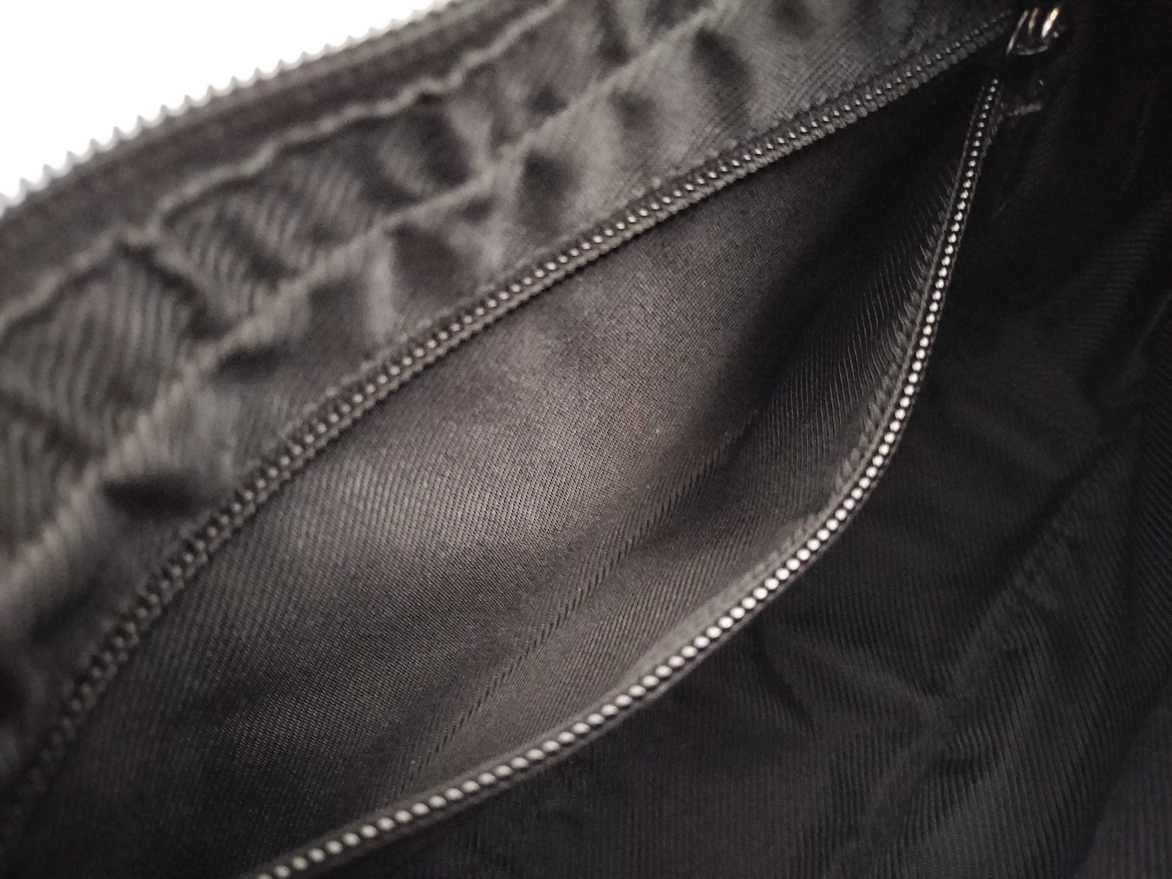 GG Canvas Shoulder Bag (Black) — view 11