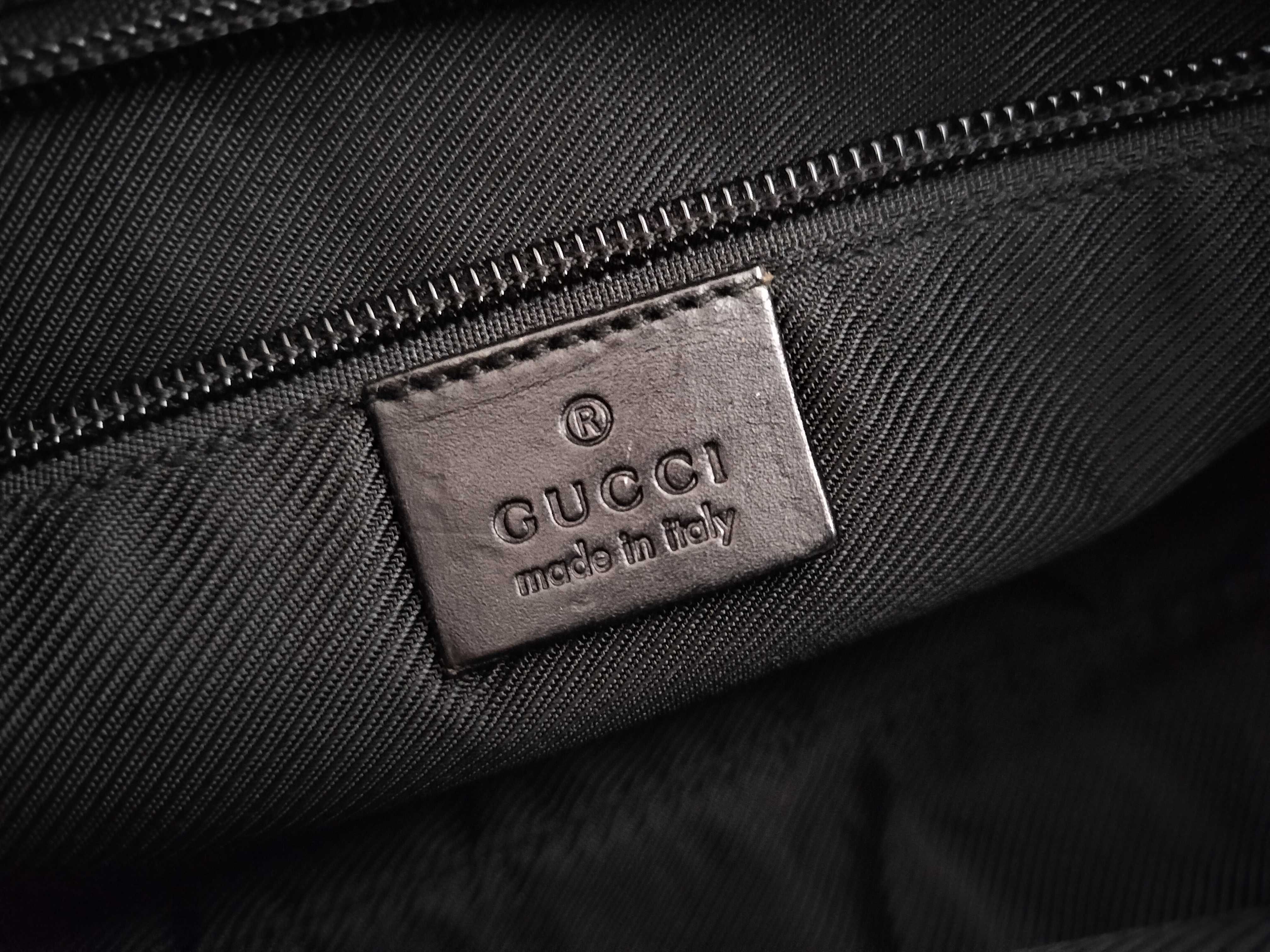 GG Canvas Shoulder Bag (Black) — view 12