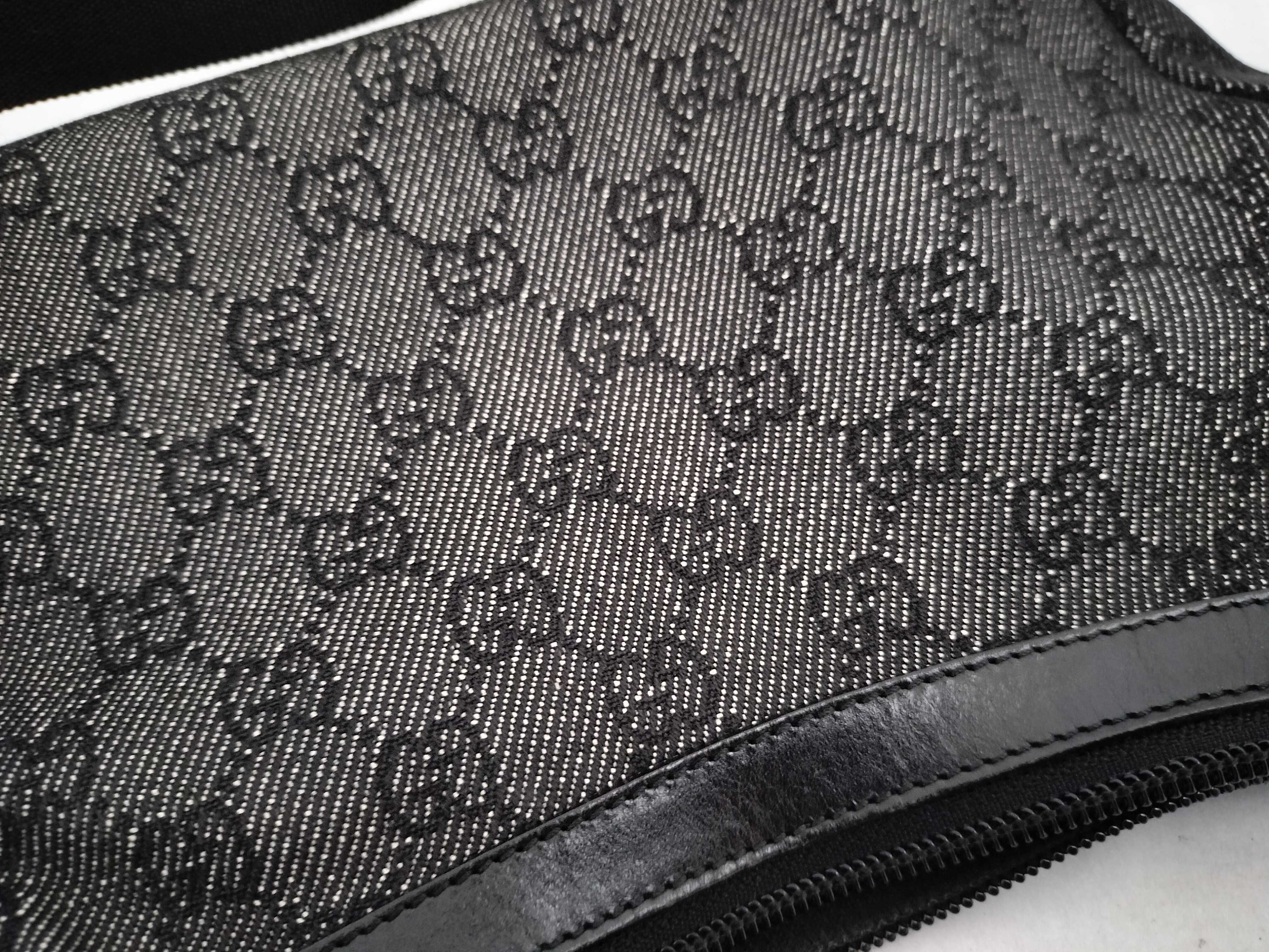 GG Canvas Shoulder Bag (Black) — view 15