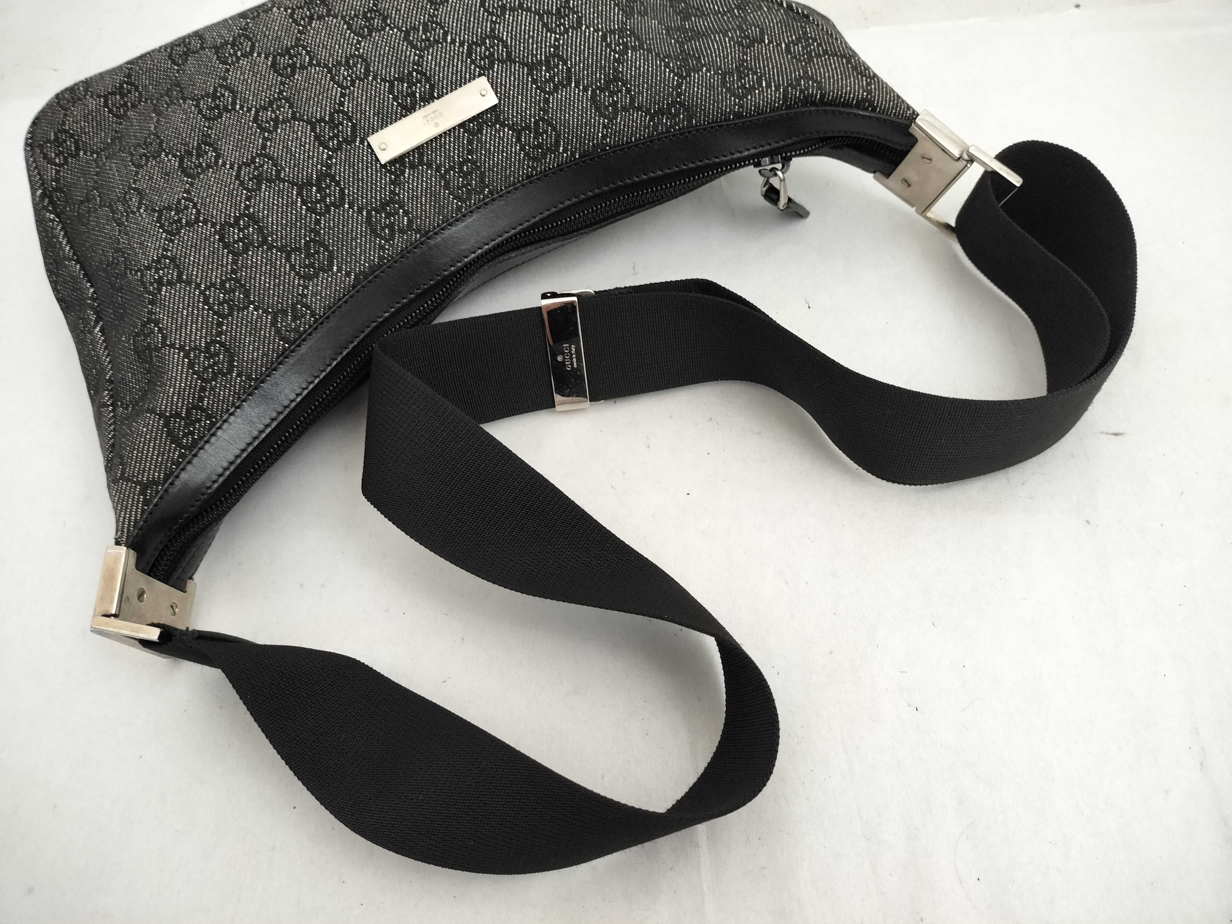 GG Canvas Shoulder Bag (Black) — view 3