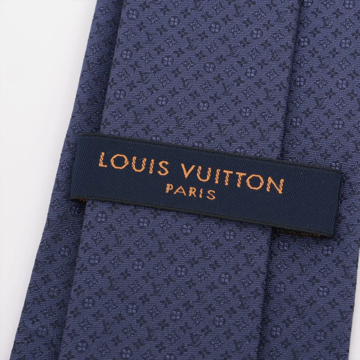 M76273 MR0230 Tie, Silk, Navy, — view 3