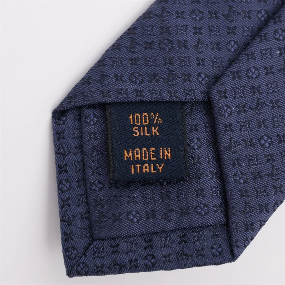 M76273 MR0230 Tie, Silk, Navy, — view 4