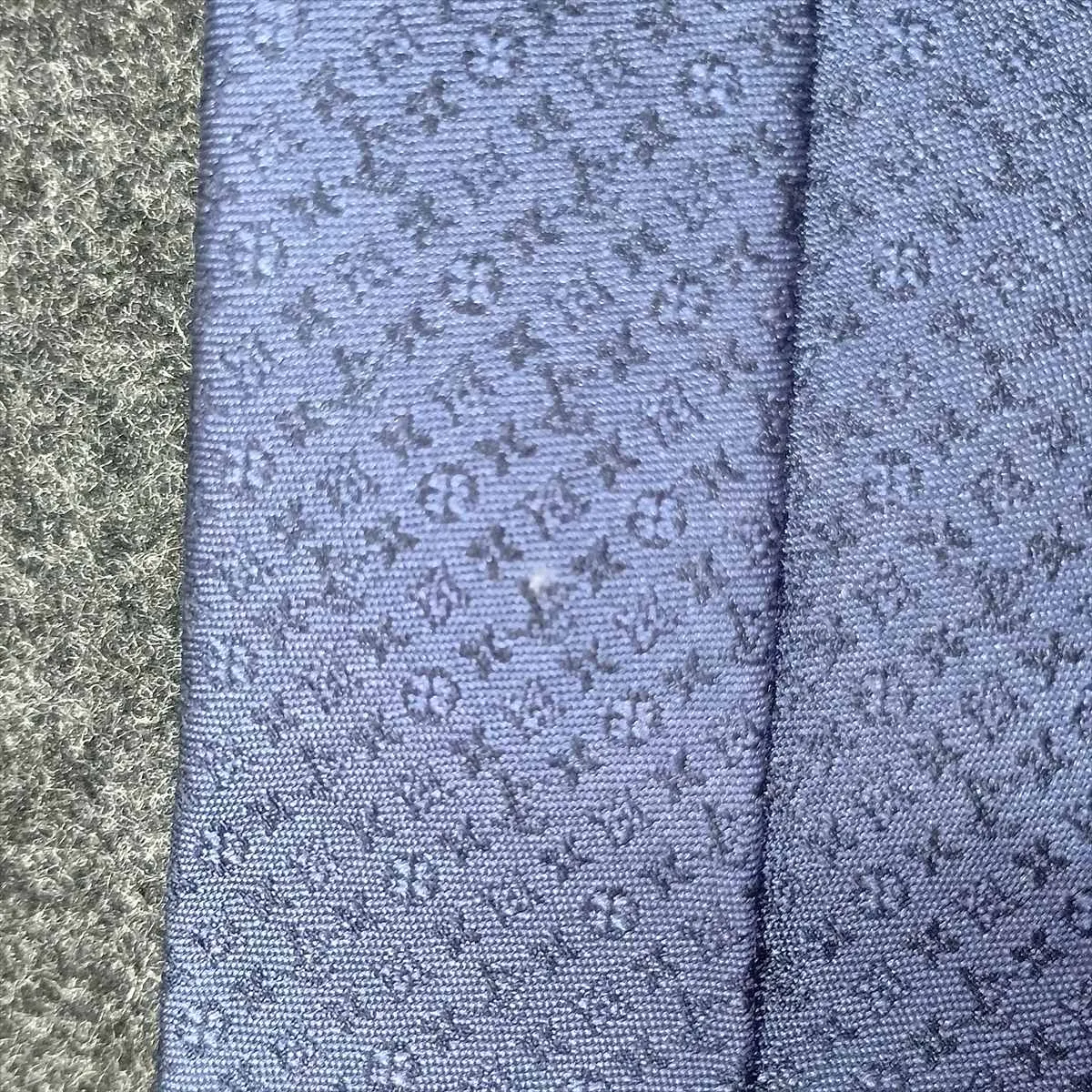M76273 MR0230 Tie, Silk, Navy, — view 5