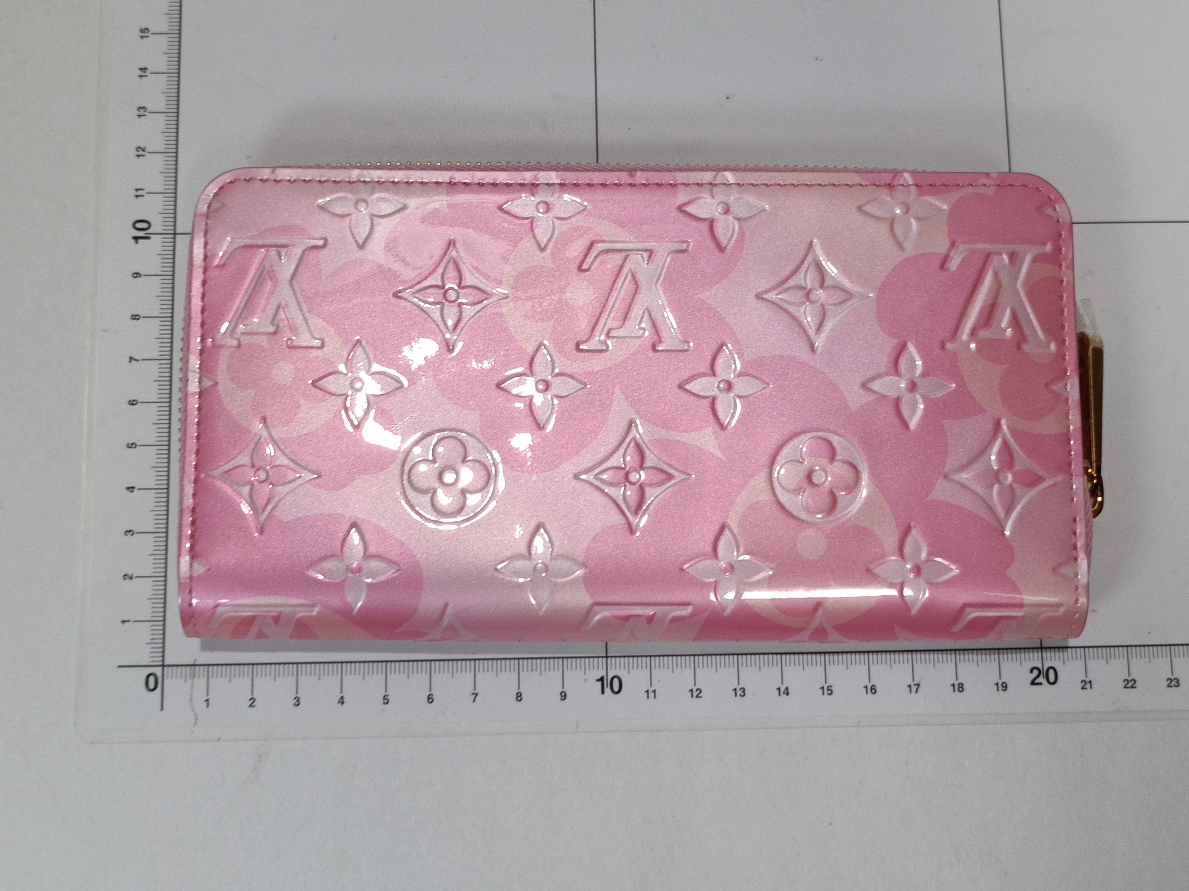 Vernis M80309 Zippy Wallet Pink Unused Wallet — view 2