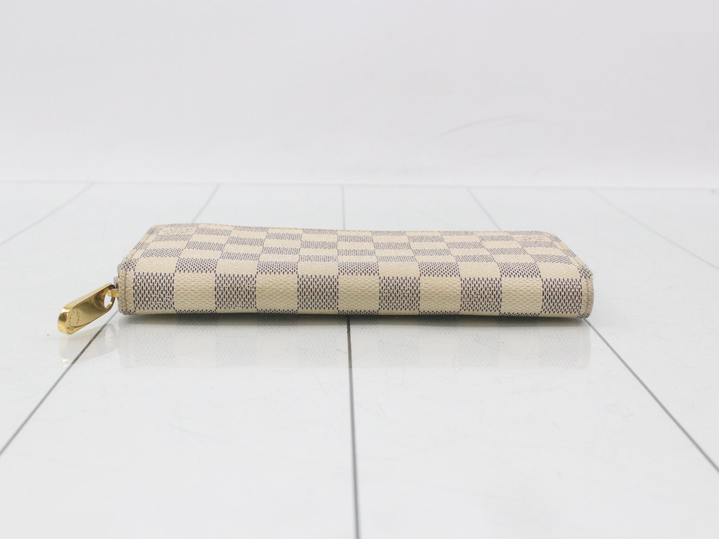 Damier Azur Zippy Wallet - Round Zipper Long Wallet — view 3