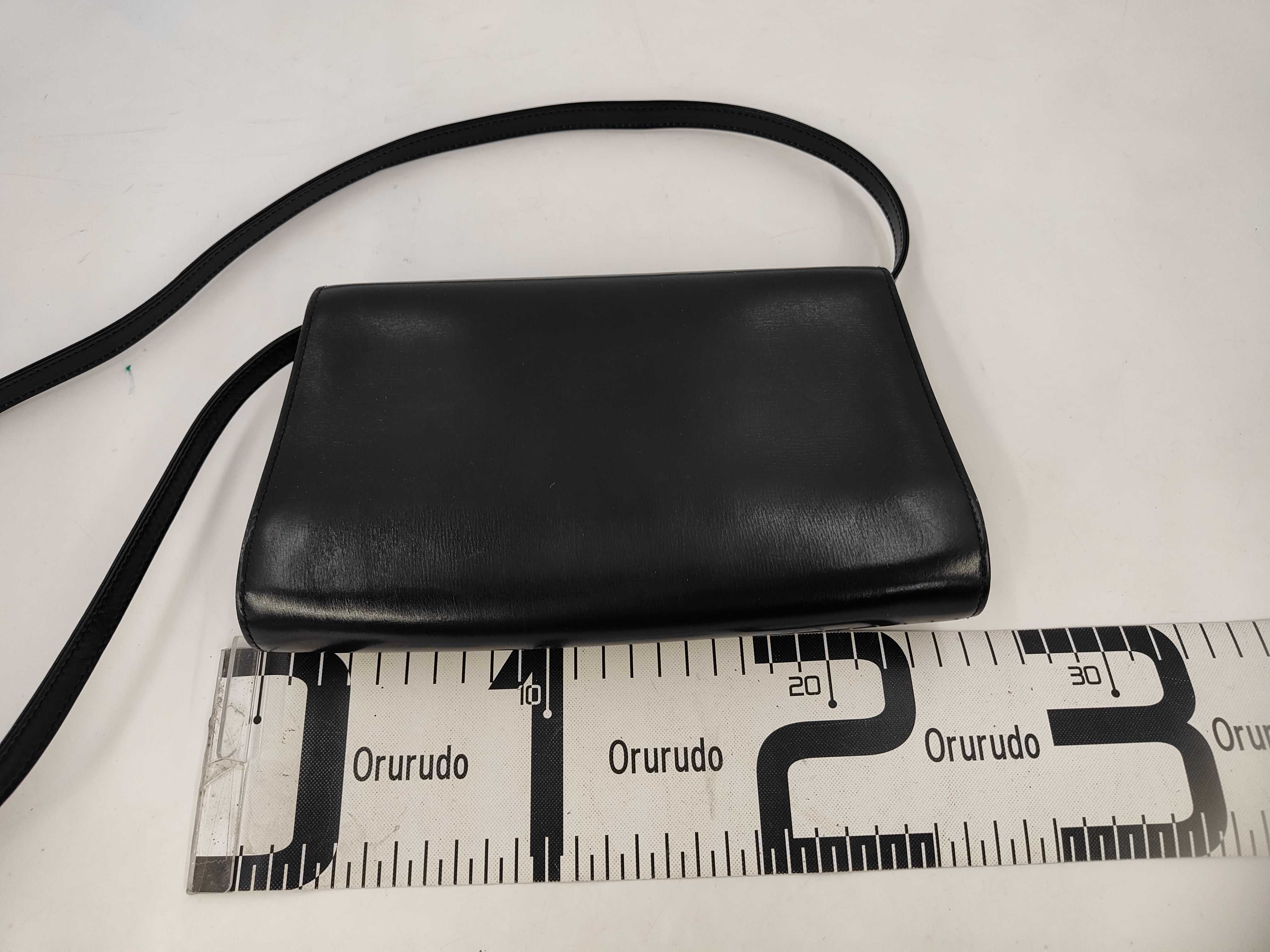 Old Gucci Leather Shoulder Bag — view 2