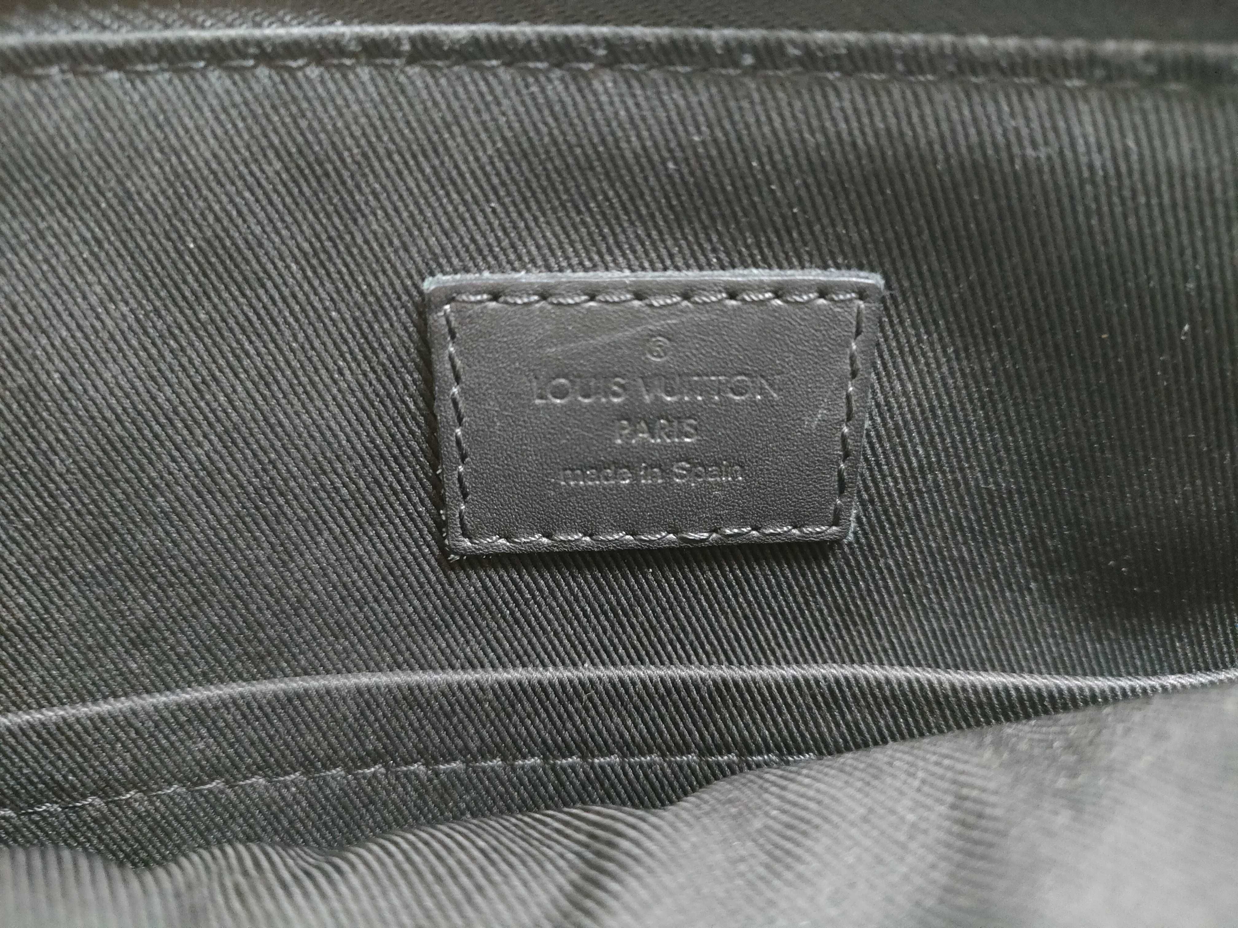 Damier Infini PH- Discovery Messenger Bag BB Black Canvas Shoulder Bag — view 11