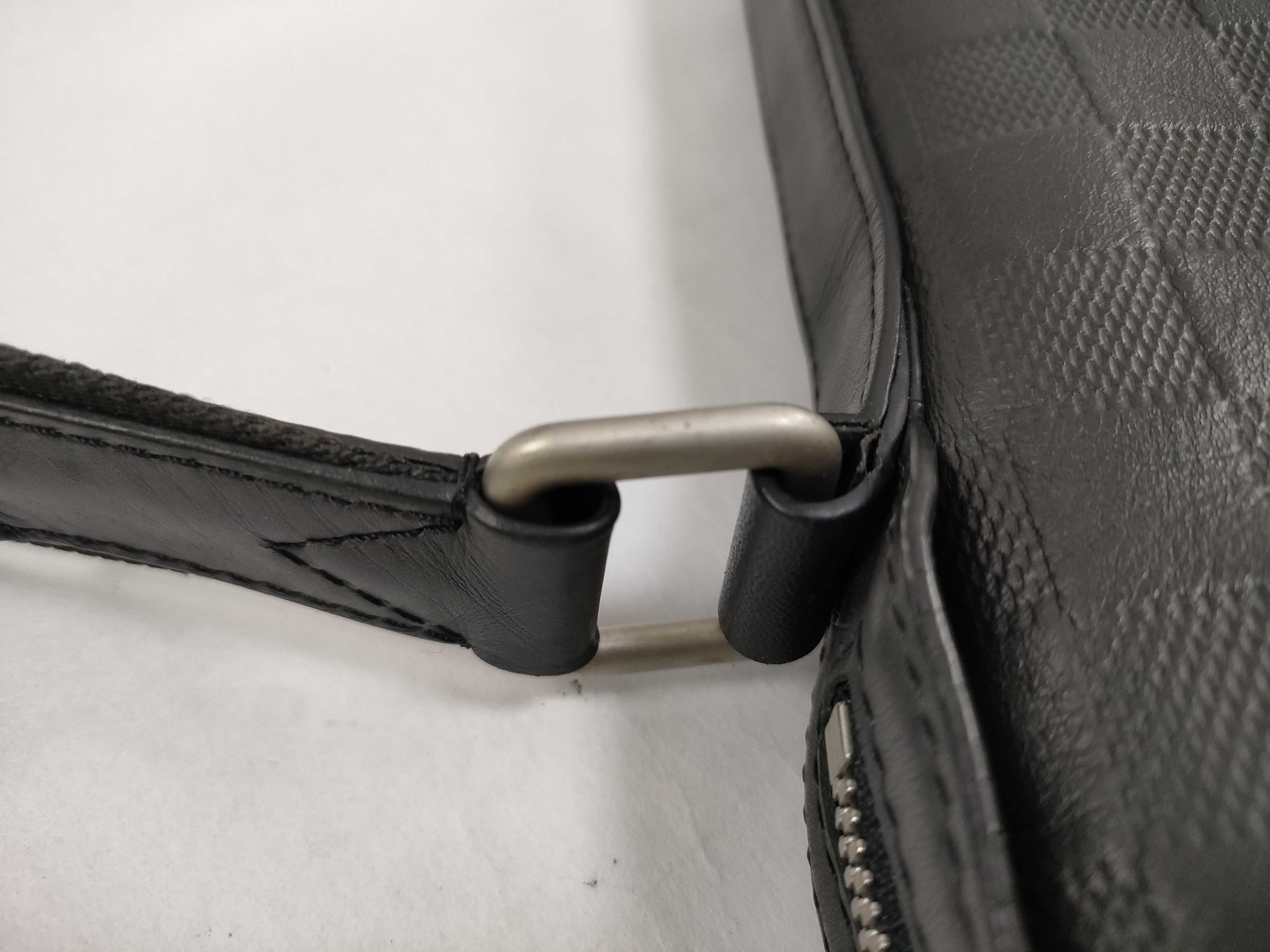 Damier Infini PH- Discovery Messenger Bag BB Black Canvas Shoulder Bag — view 5