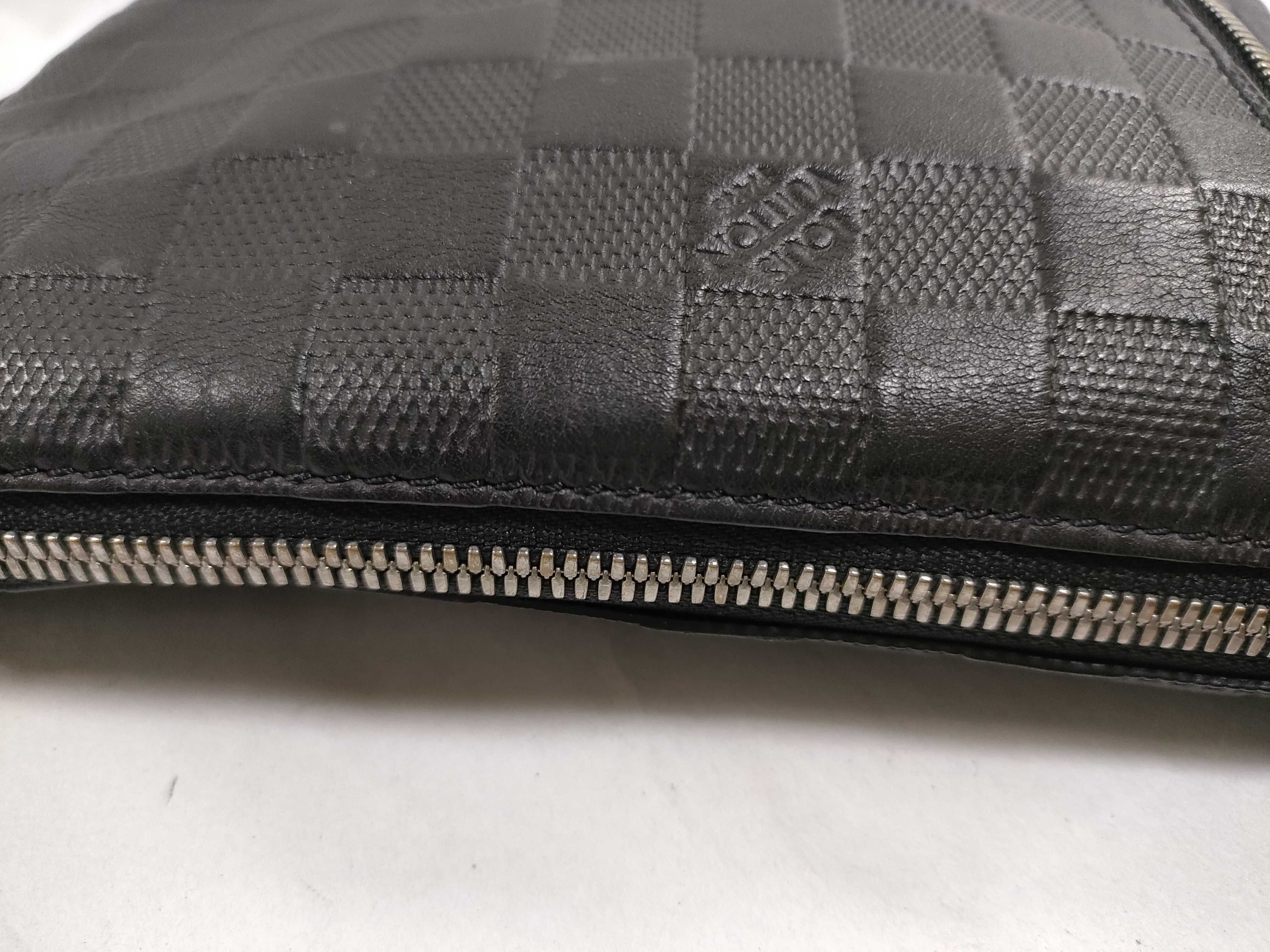 Damier Infini PH- Discovery Messenger Bag BB Black Canvas Shoulder Bag — view 6