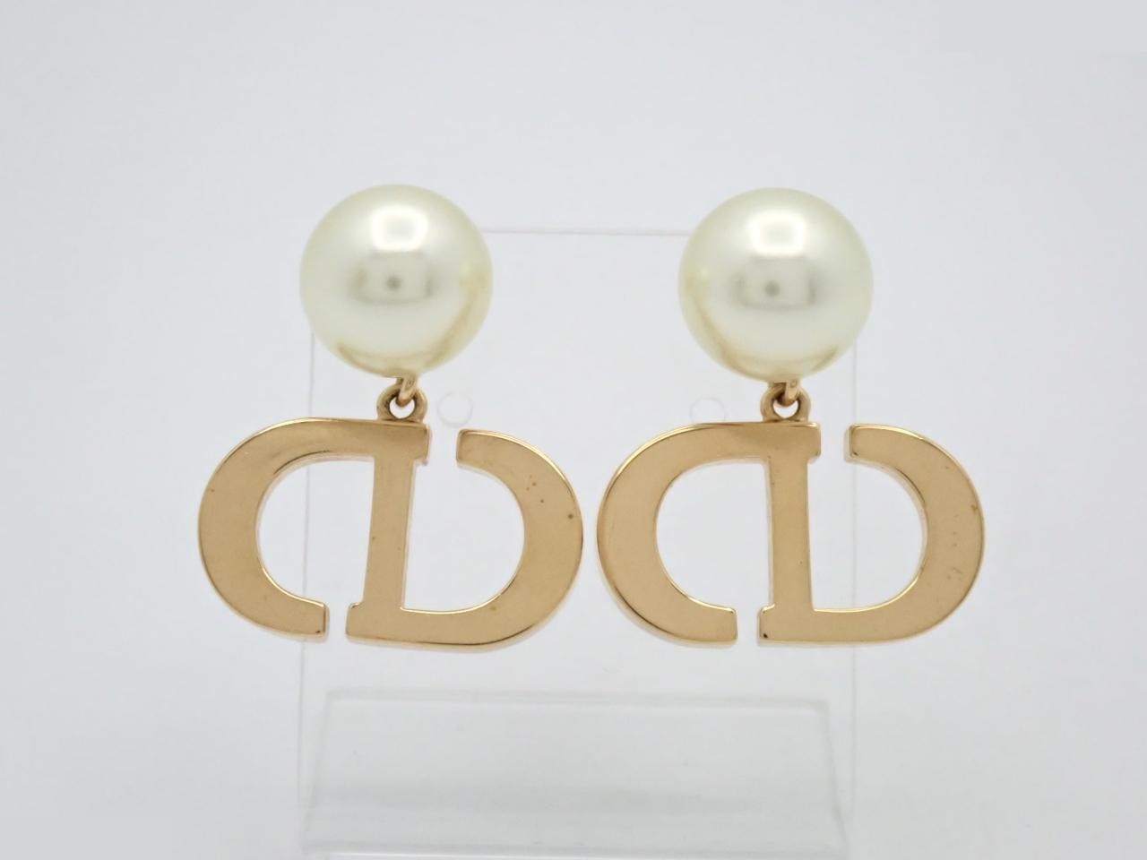 Gold earrings — view 2