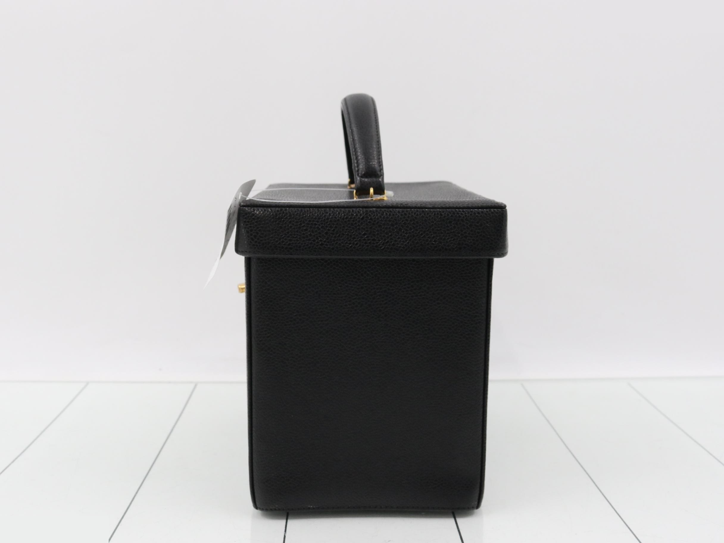 Caviar vanity bag, with seal and card. — view 3