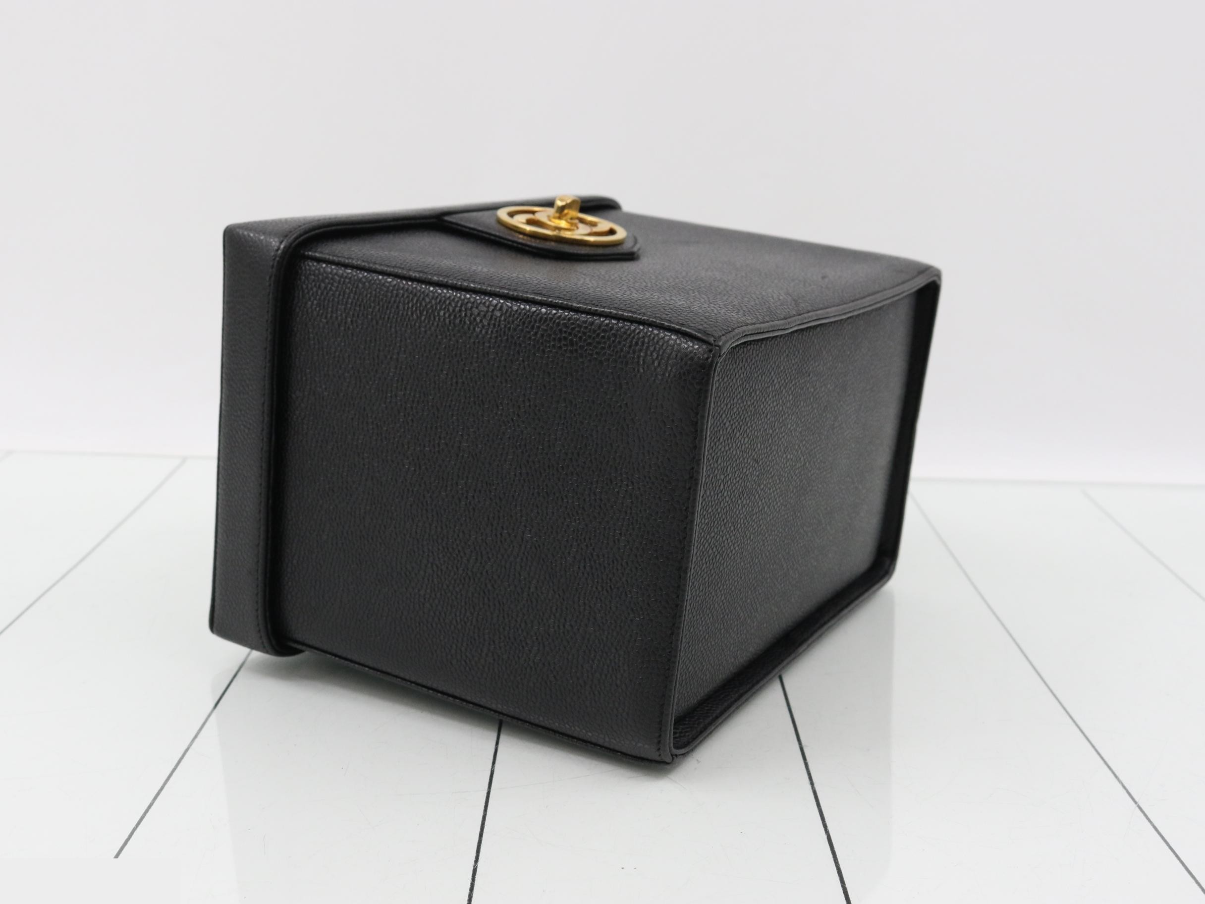 Caviar vanity bag, with seal and card. — view 5