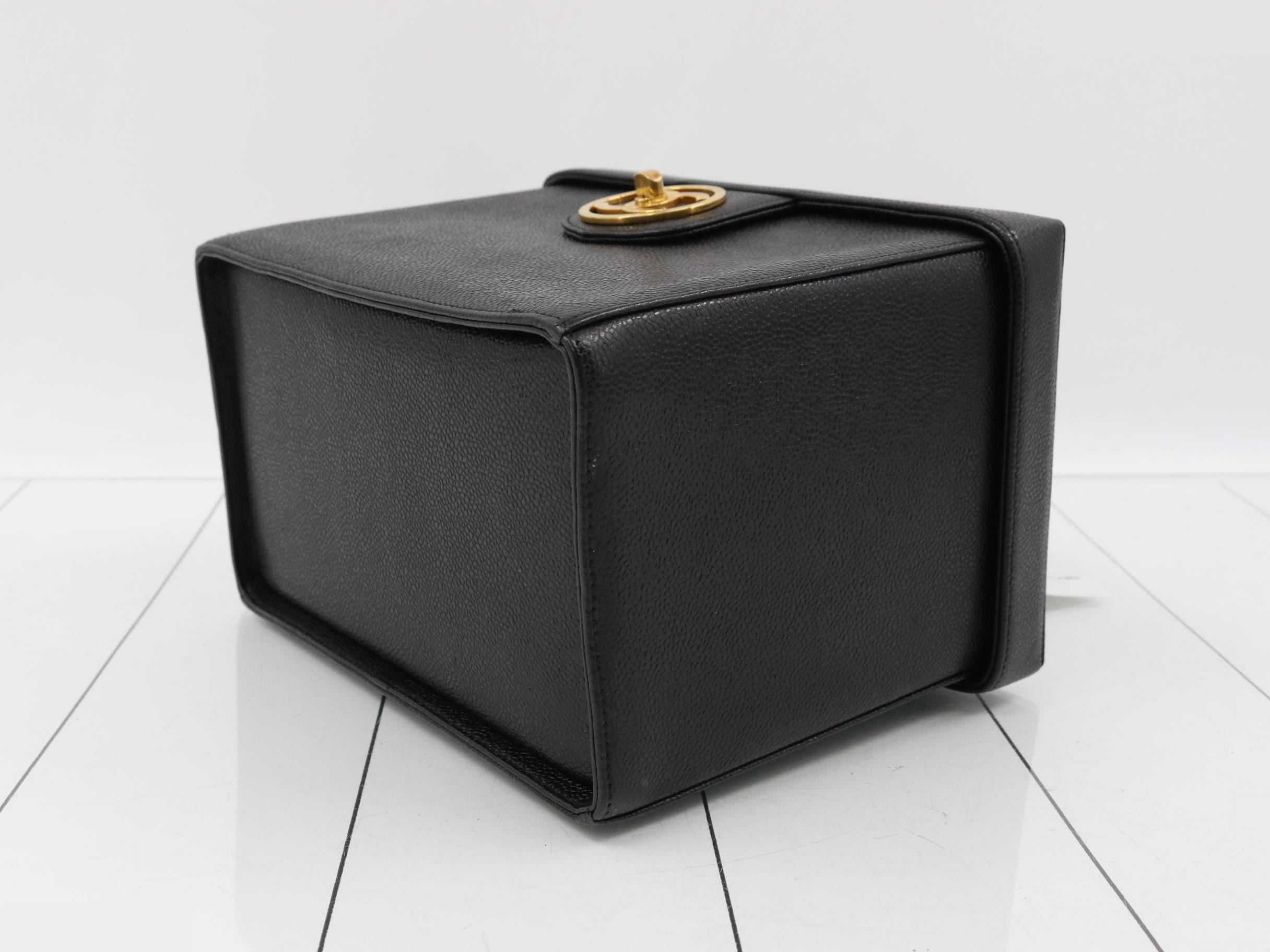 Caviar vanity bag, with seal and card. — view 6