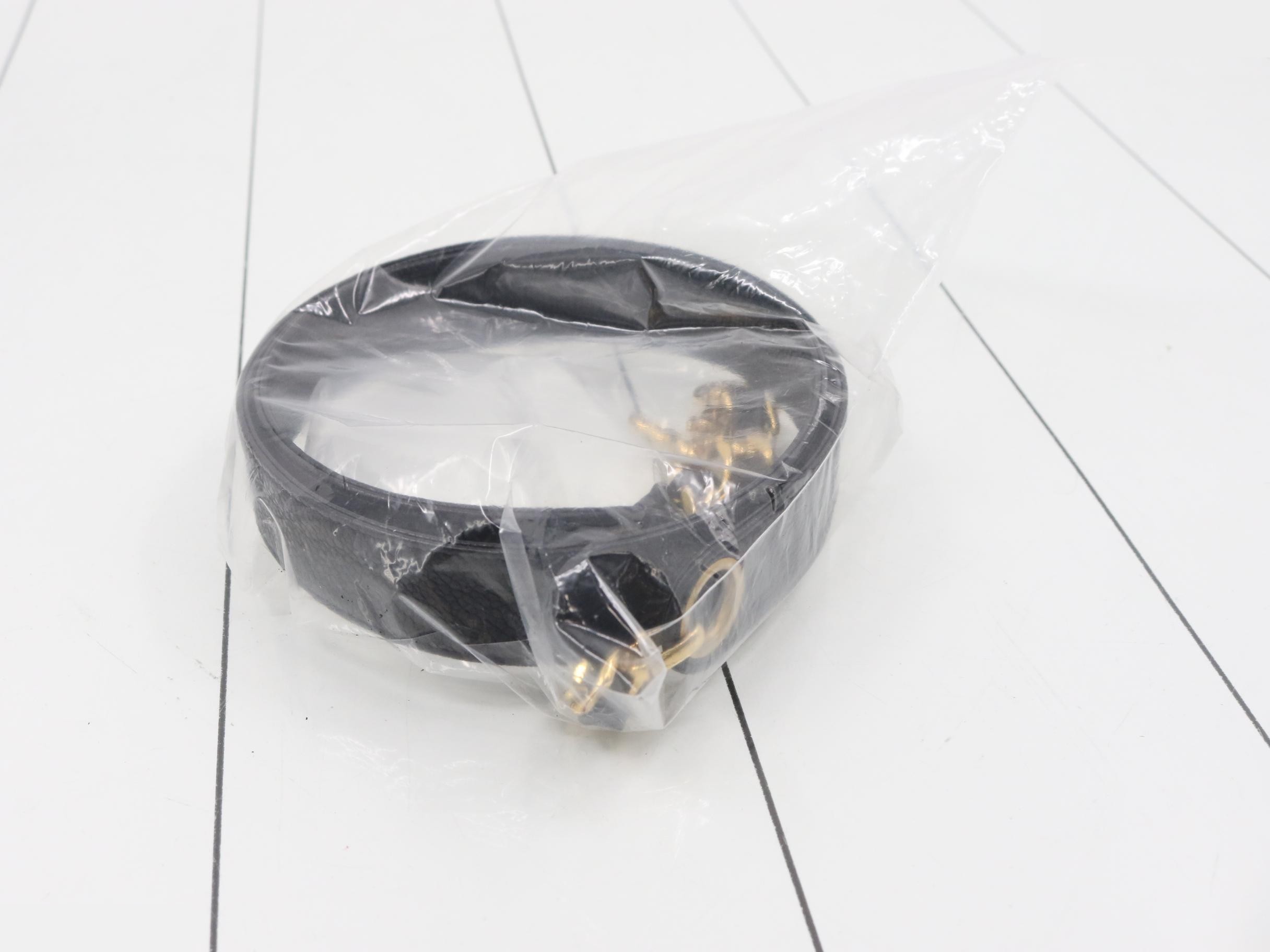 Caviar vanity bag, with seal and card. — view 7
