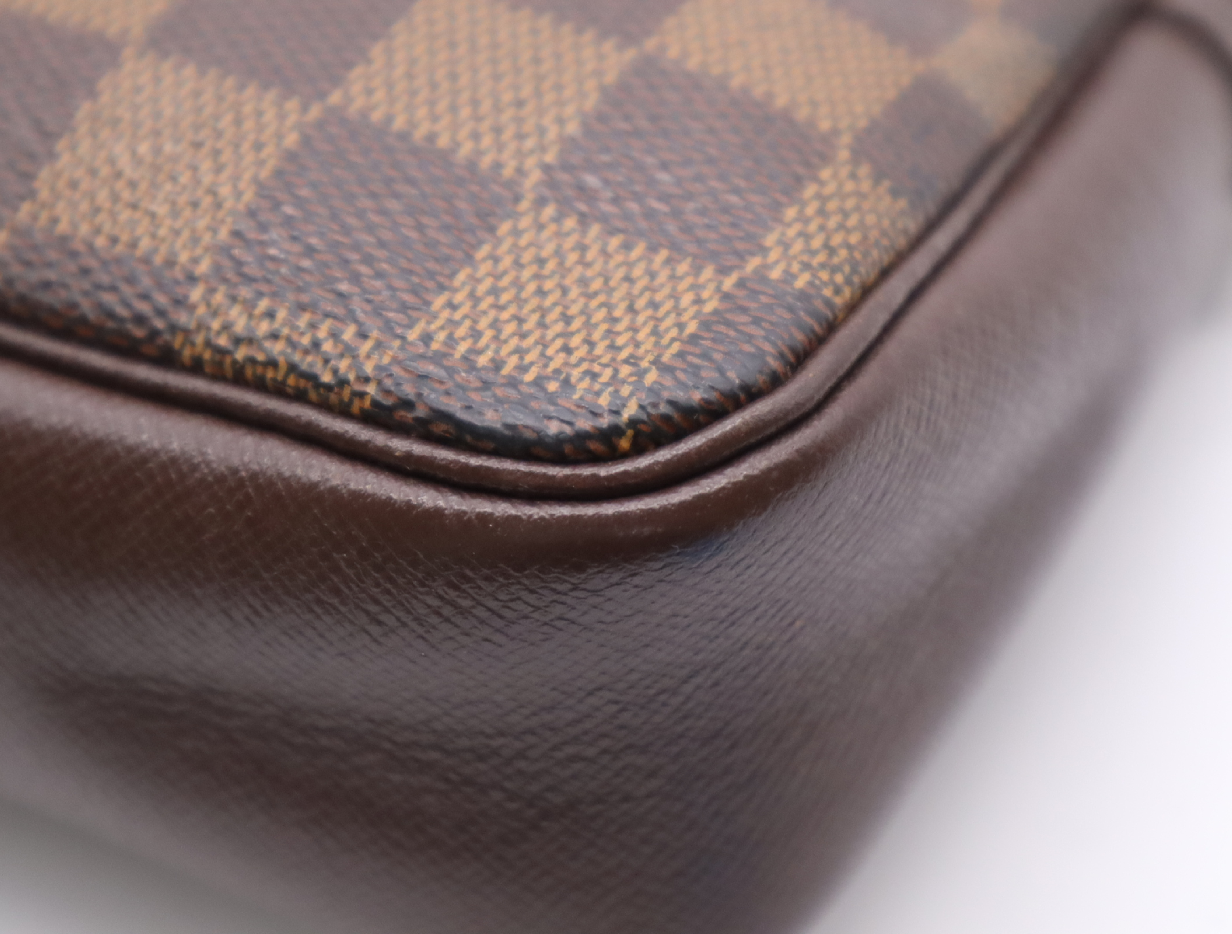 N51982 Damier Trouse Makeup Pouch — view 7
