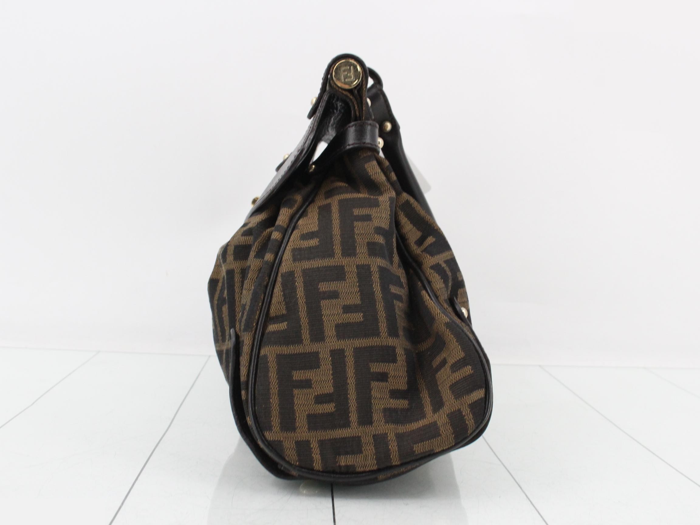 handbag — view 3