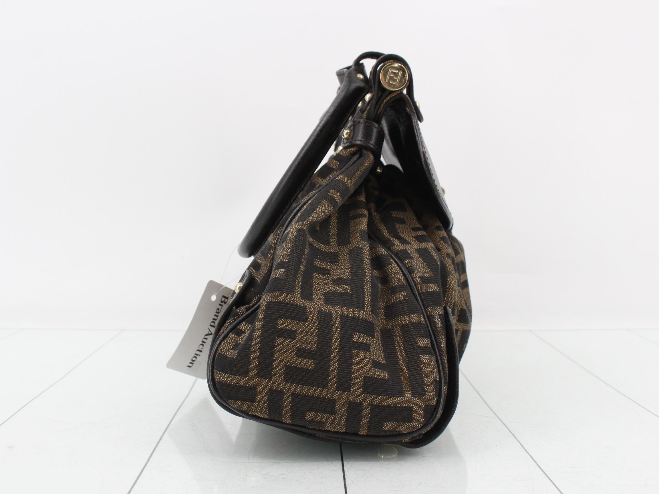 handbag — view 4