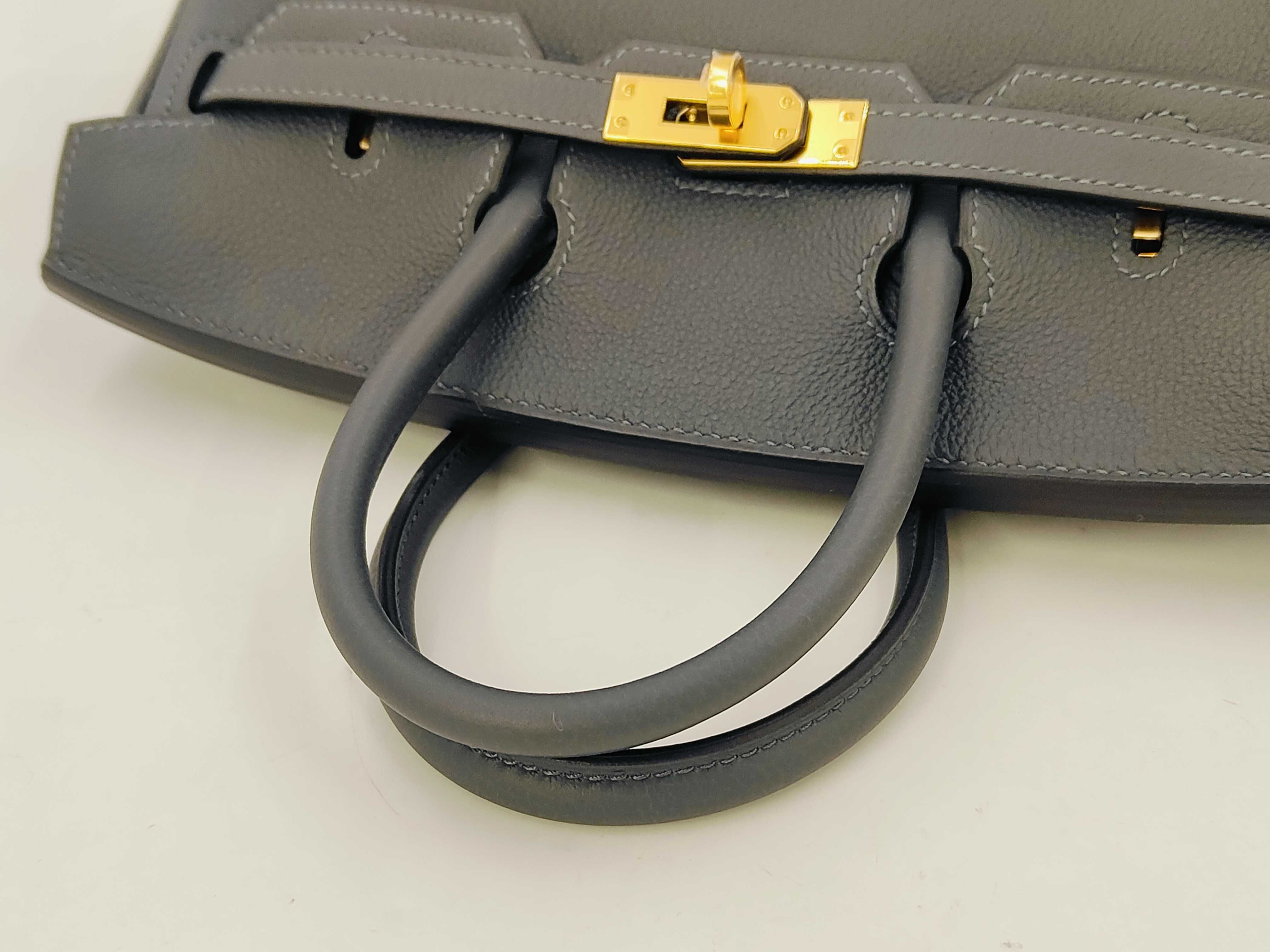 Birkin 25 Gris Misty Togo Gold Hardware G Stamp Handbag — view 3