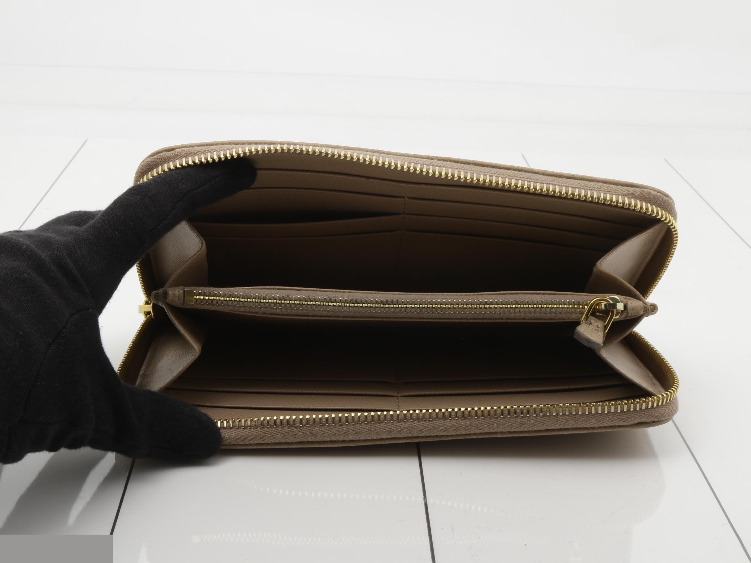 round zipper long wallet, leather — view 4