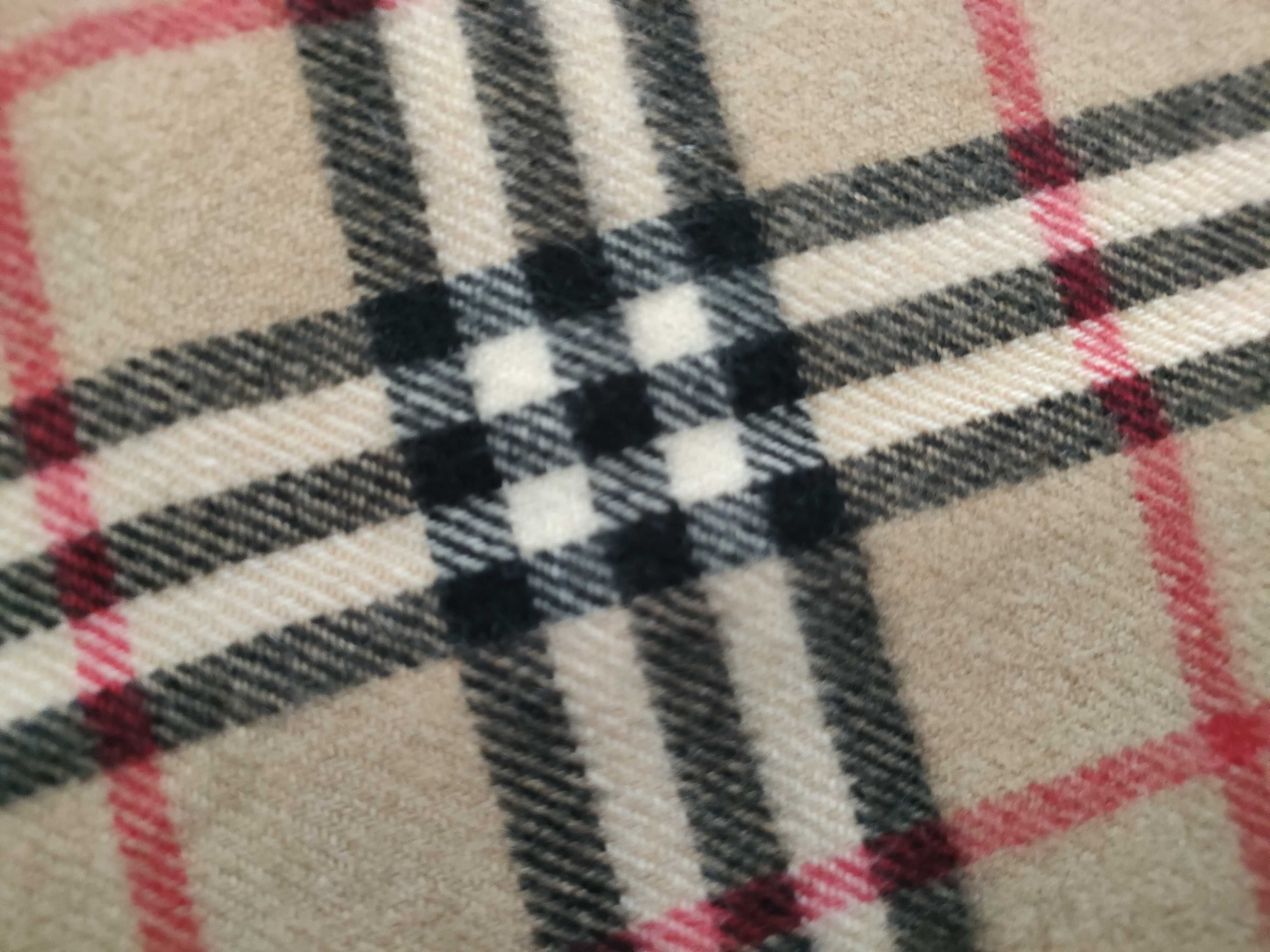 100% Cashmere Scarf, Nova Check Pattern, and other accessories. — view 7