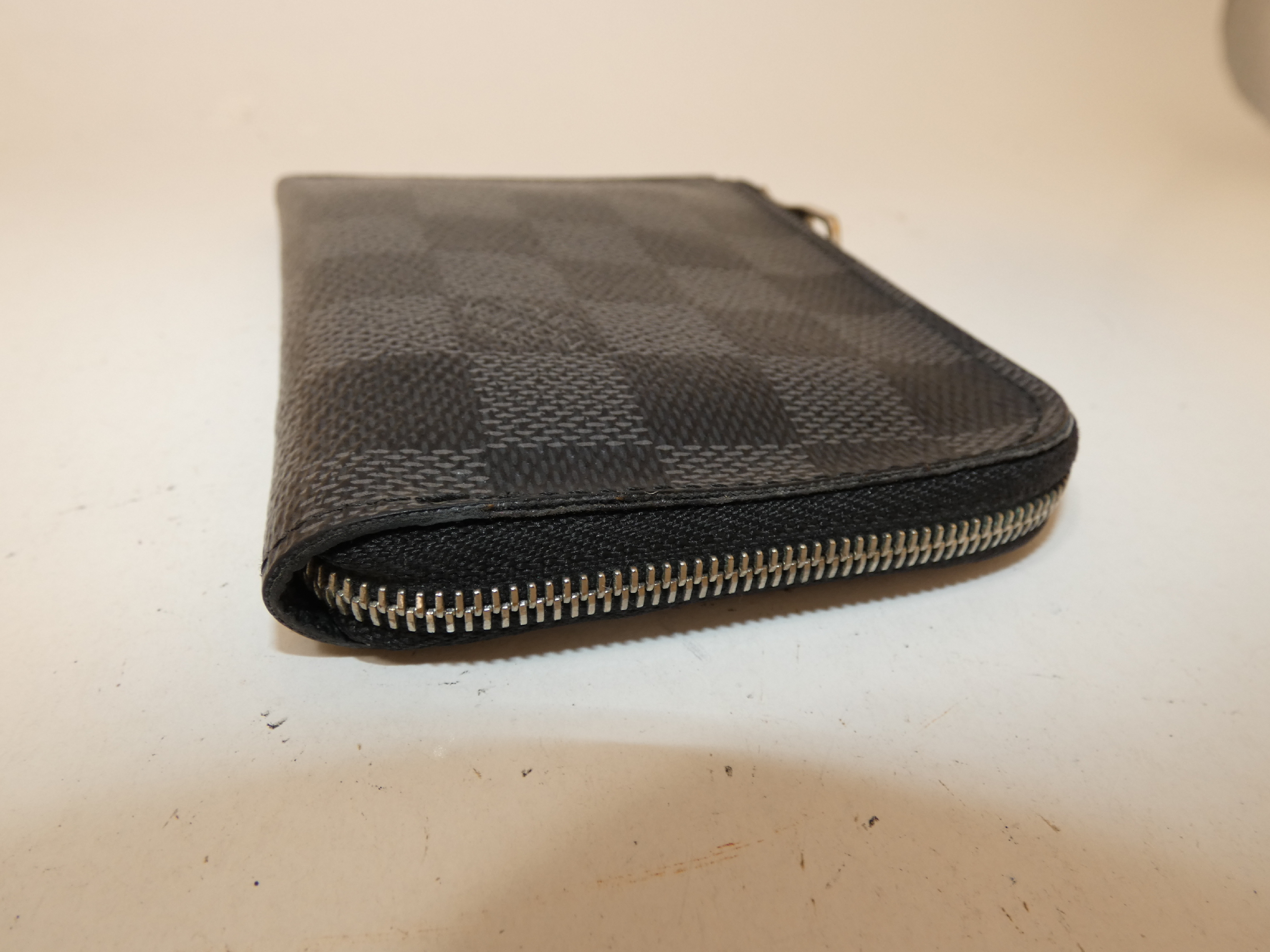 Damier Graphite L-shaped Zip Coin Case — view 6