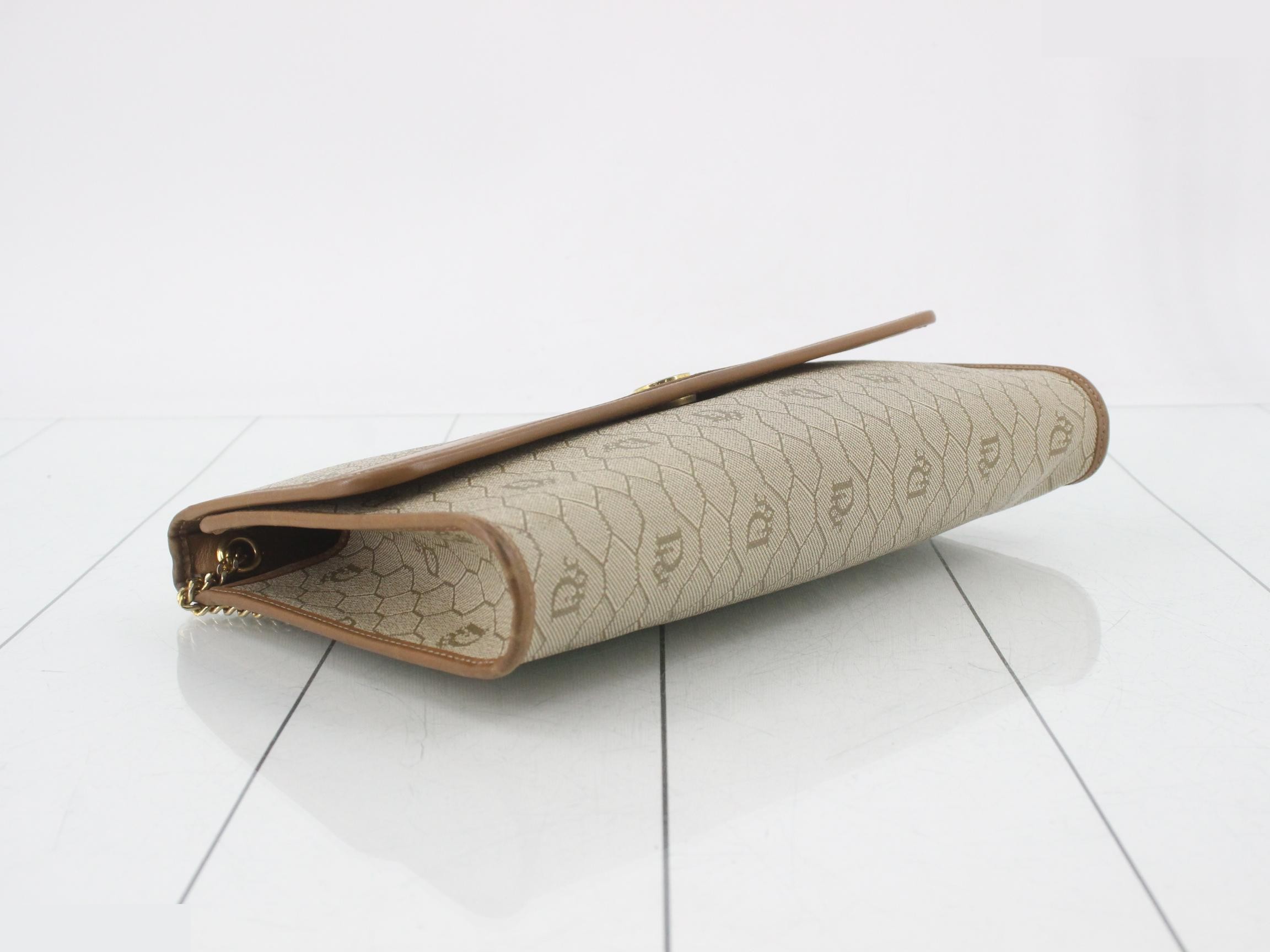 Other lines: Chain shoulder bag, honeycomb pattern, beige — view 5