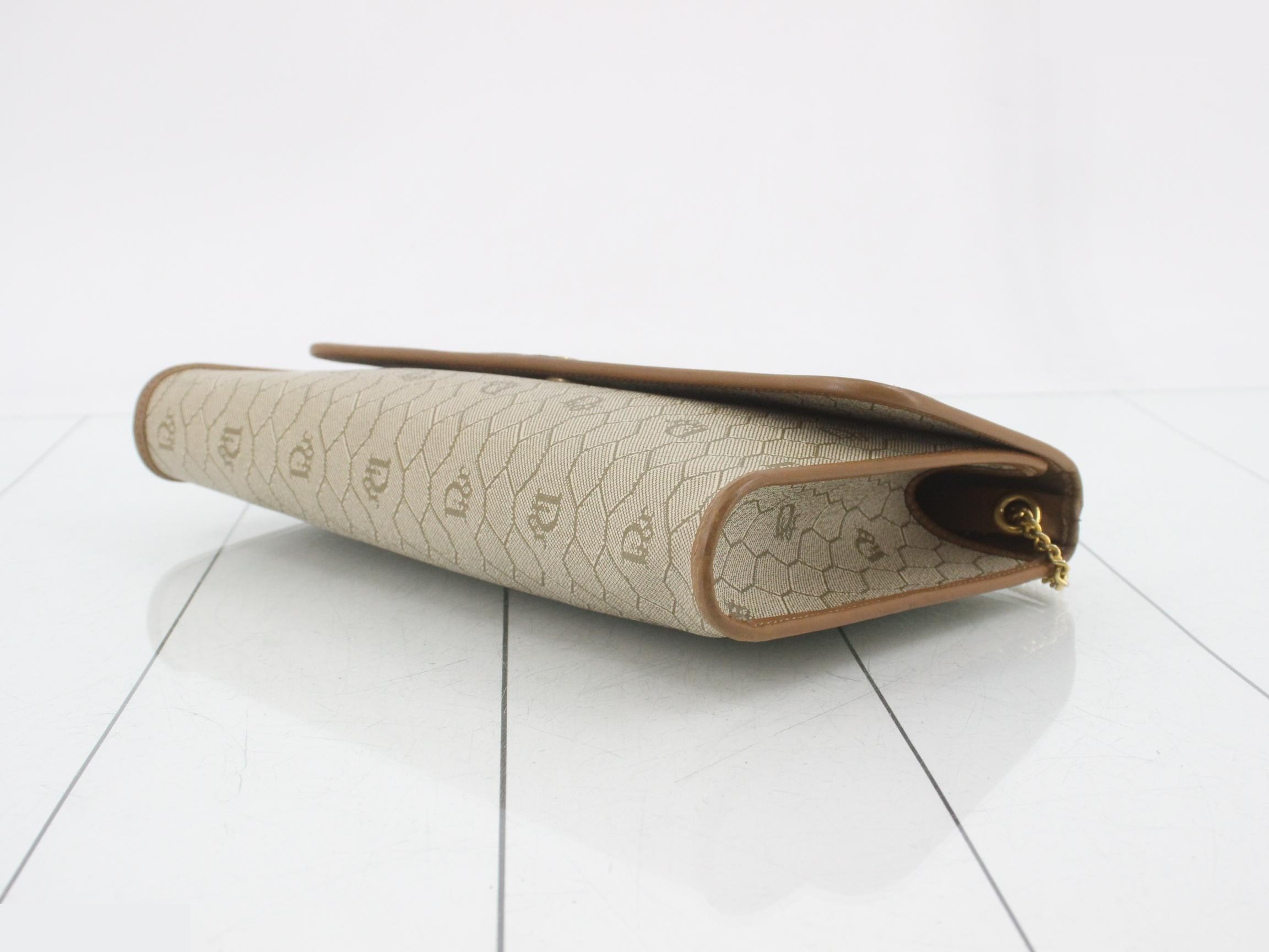 Other lines: Chain shoulder bag, honeycomb pattern, beige — view 6