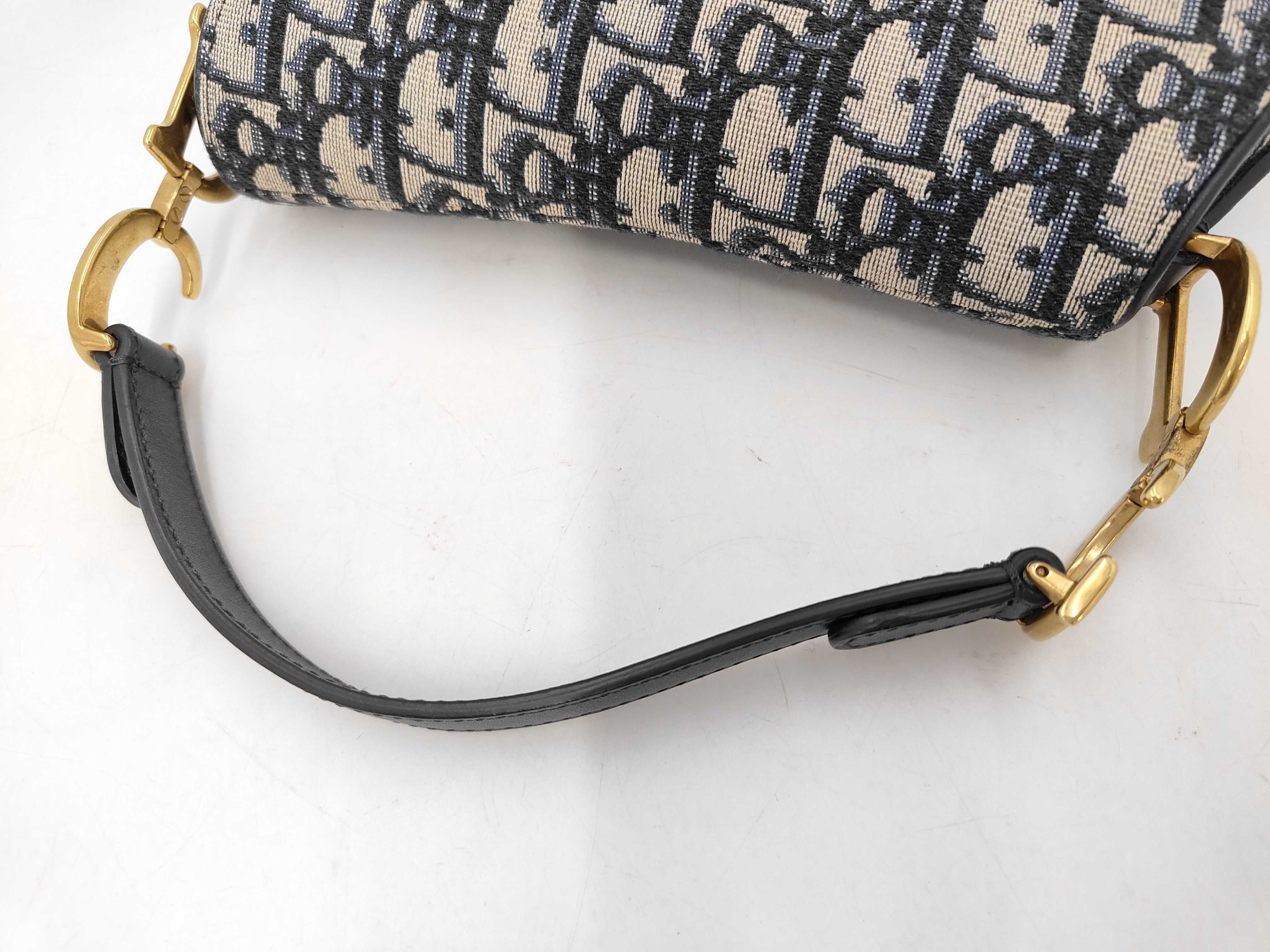 Oblique Saddle Handbag (with authenticity card and dust bag) — view 4