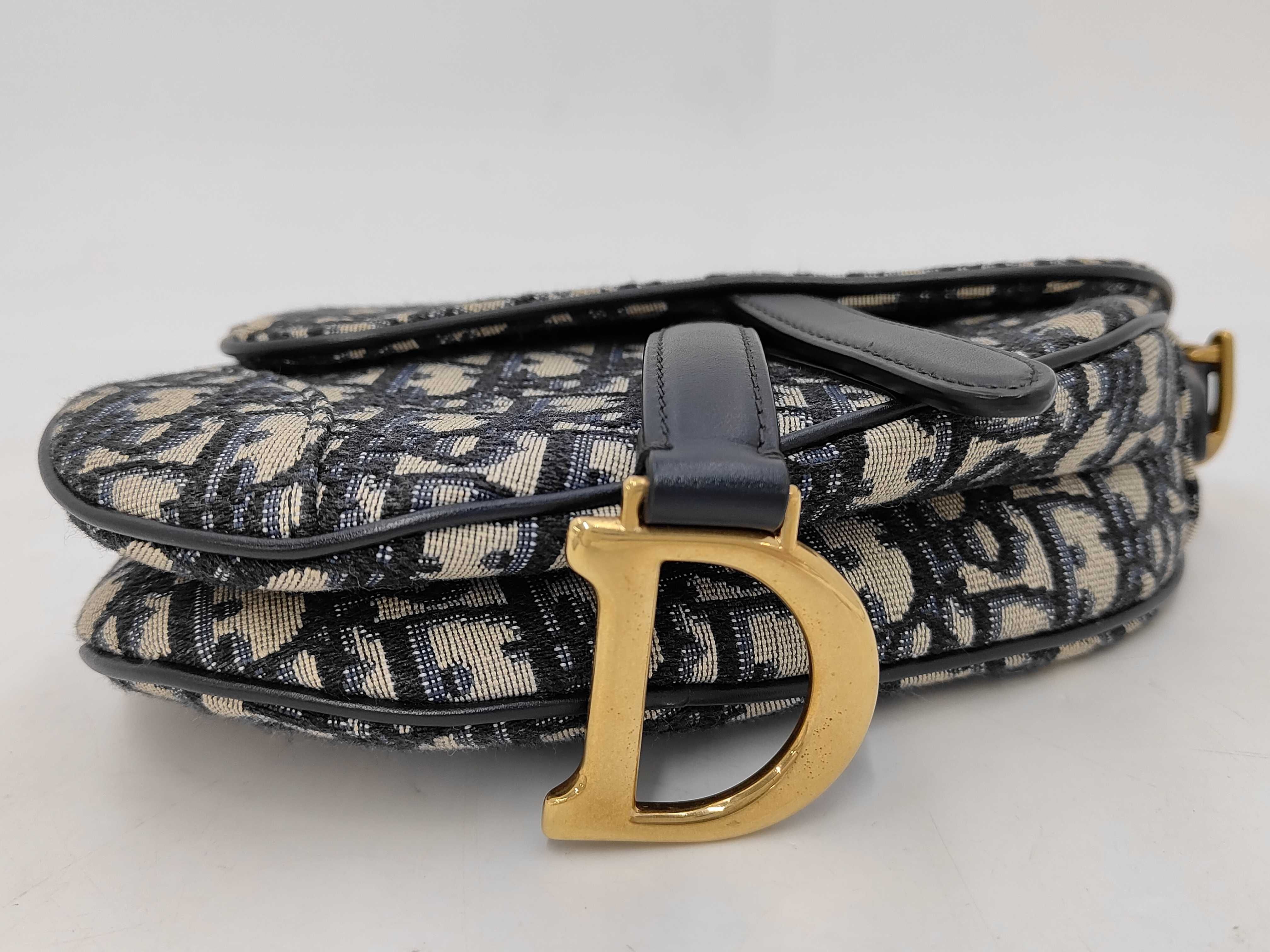 Oblique Saddle Handbag (with authenticity card and dust bag) — view 7