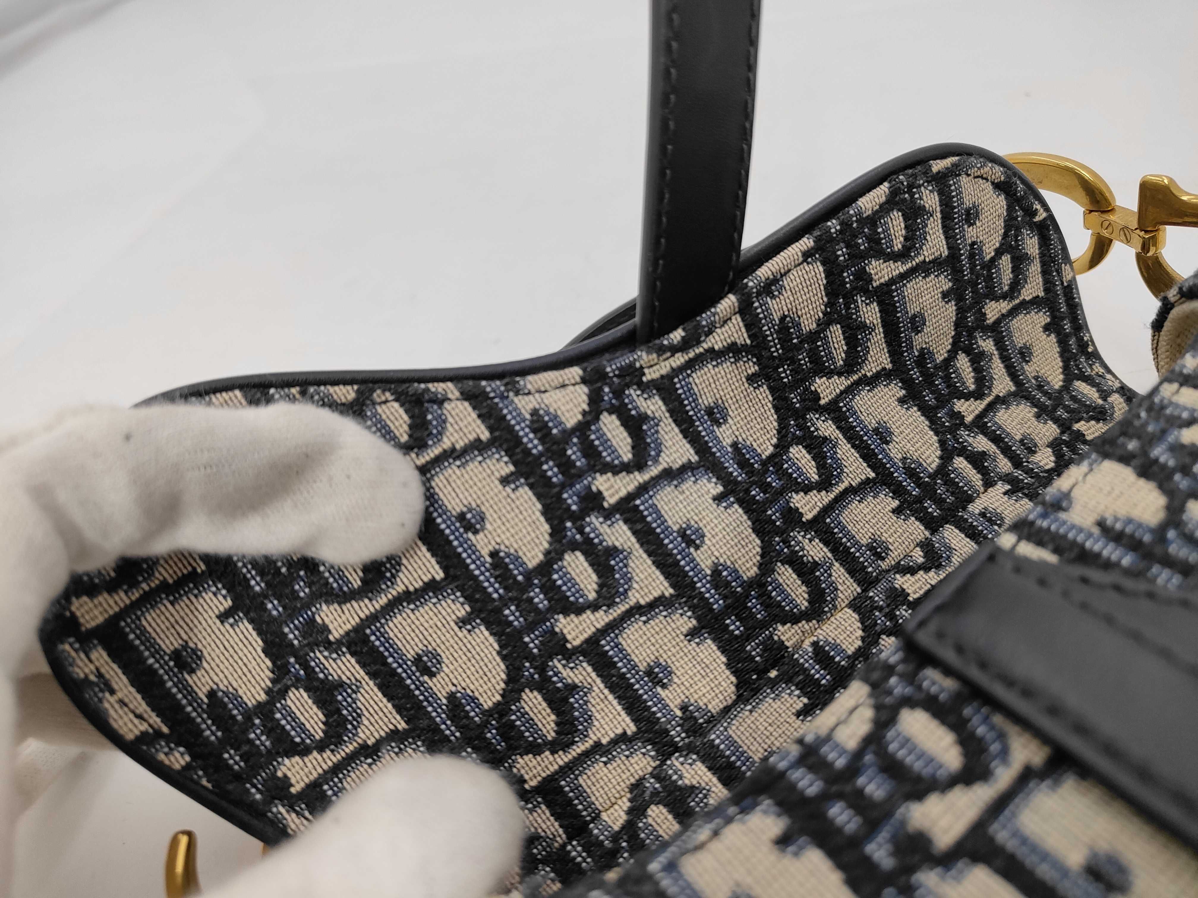 Oblique Saddle Handbag (with authenticity card and dust bag) — view 8